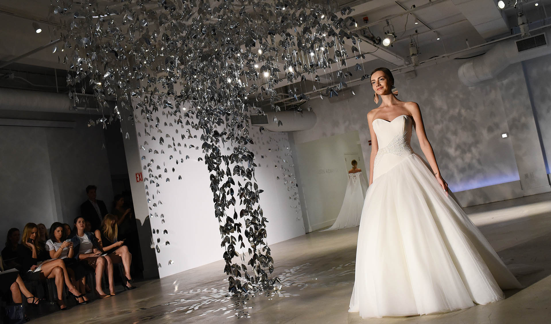 El corte corazón, una apuesta segura en cada modelo de novias (Photo by Albert Urso/Getty Images for Justin Alexander)