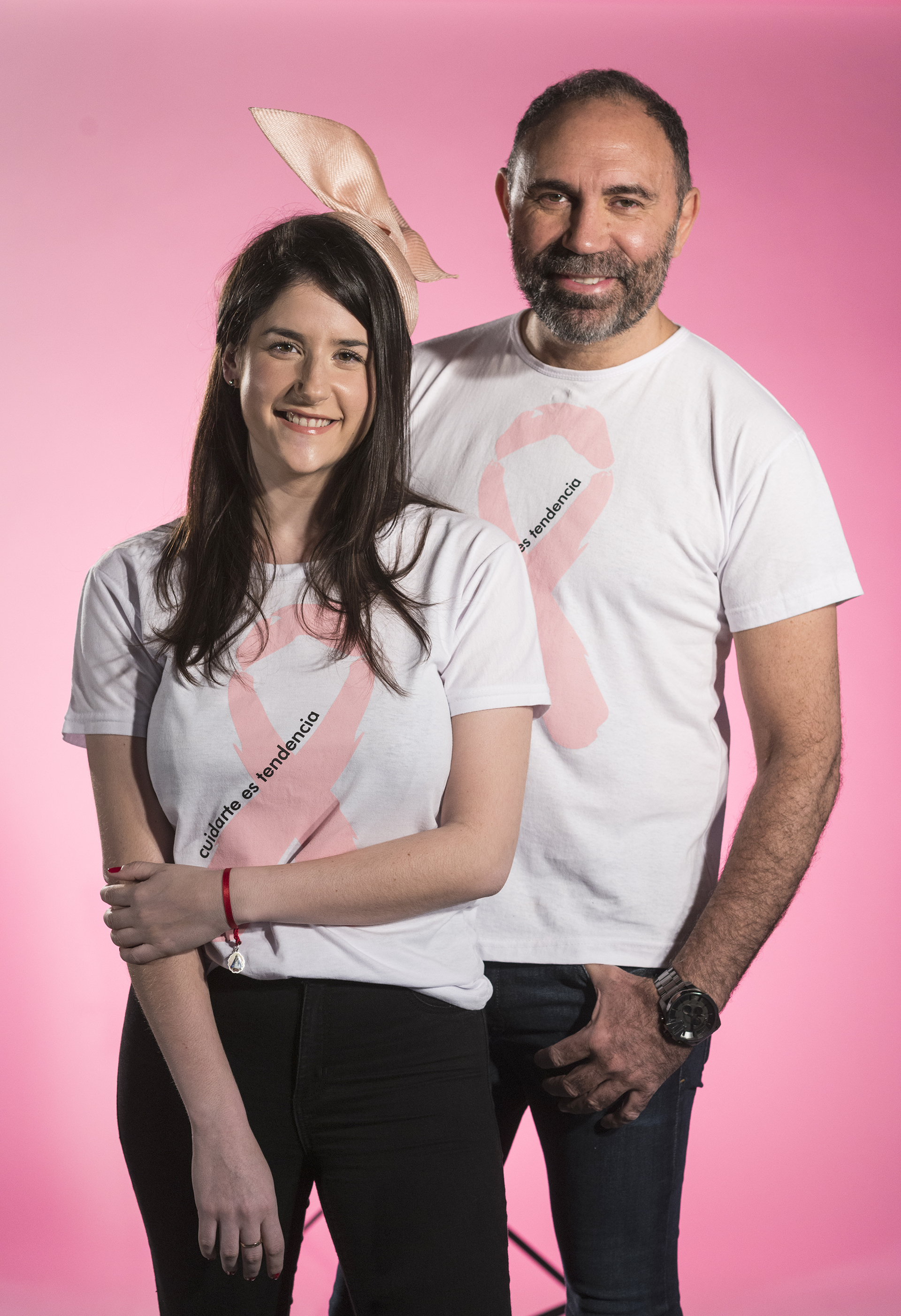 La diseñadora millennial y el referente de la alta costura argentina, juntos durante la campaña