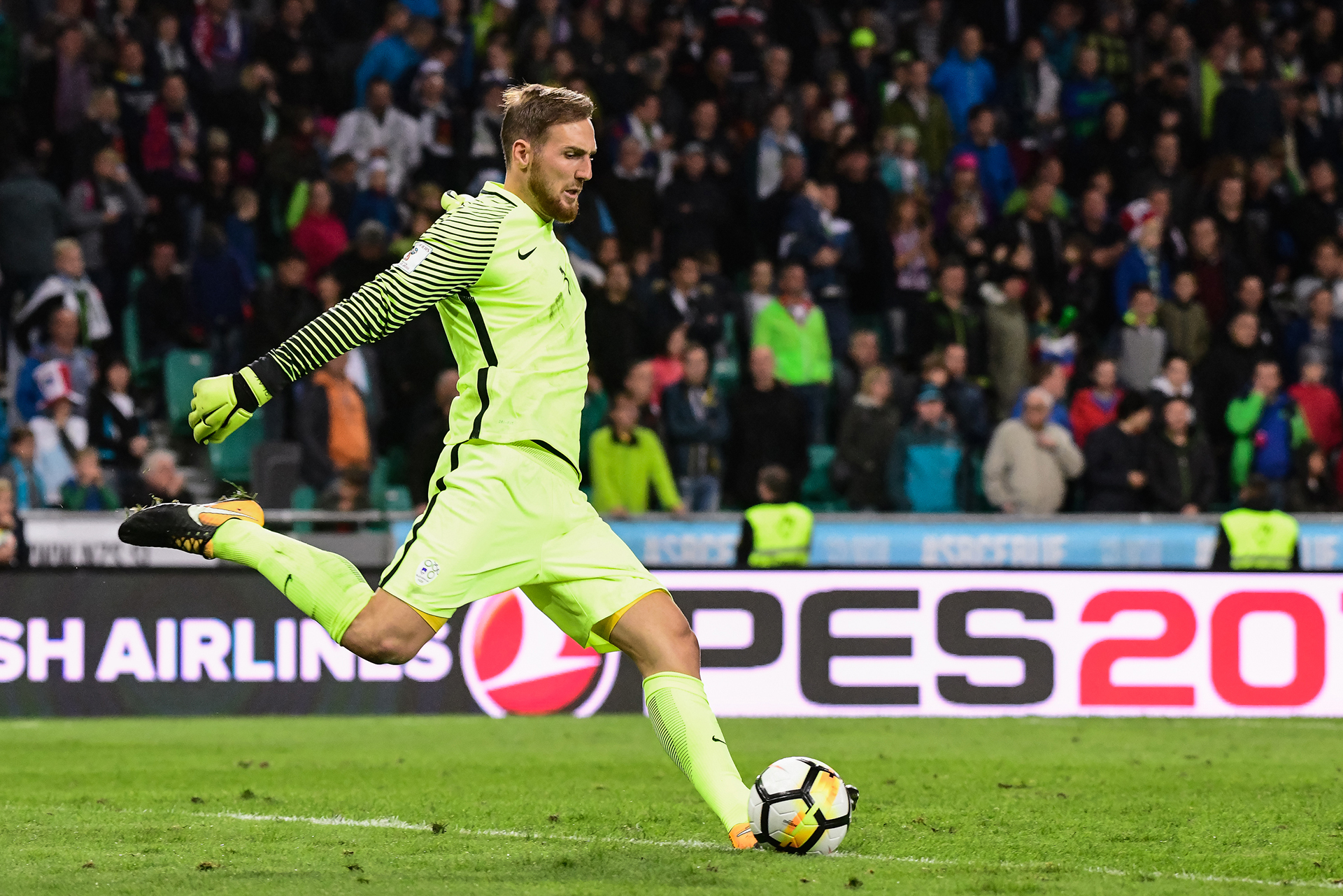Jan Oblak: la selección de Eslovenia quedó lejos de clasificar y el del Atlético de Madrid no jugará en Rusia (AFP)