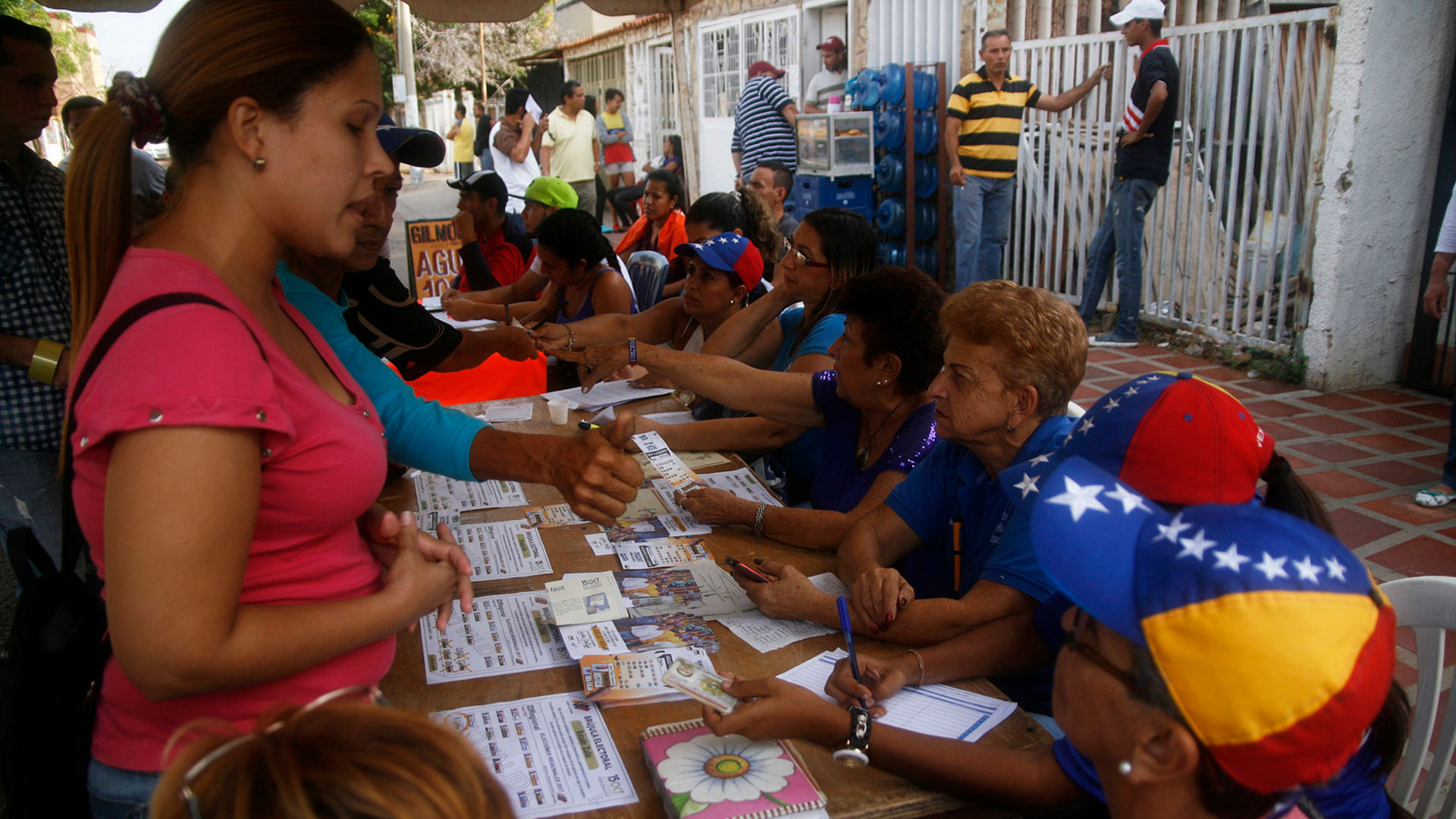 La oposición denunció al chavismo de cometer fraude en las elecciones regionales (EFE)