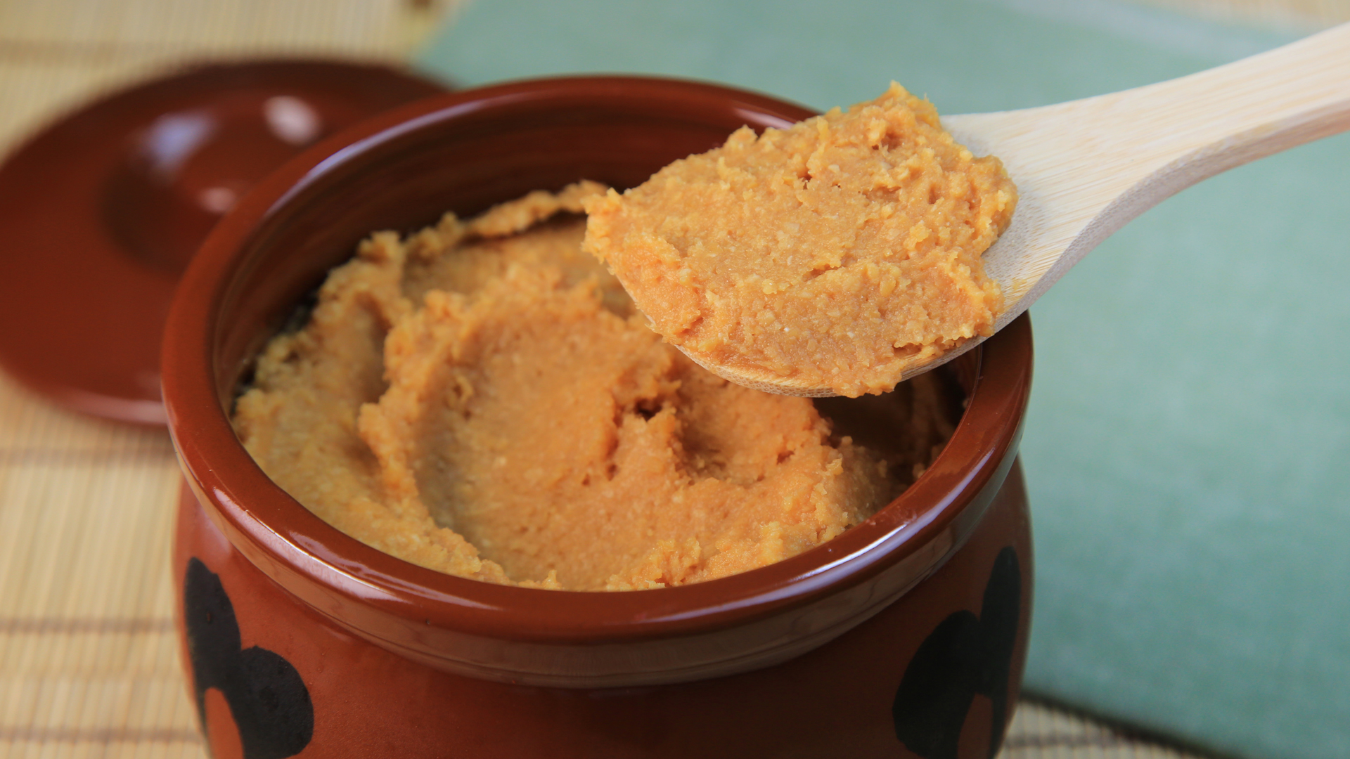 El miso es un aderezo japonés usado tradicionalmente en sopas (Getty Images)