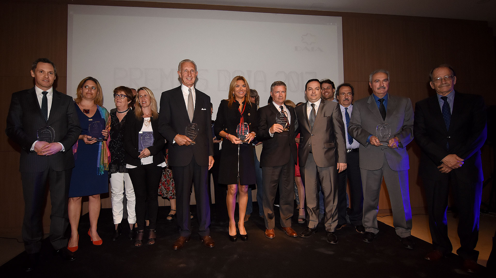 La foto grupal con todos los ganadores de los Premios DAIA 2017 /// Fotos: Nicolás Stulberg