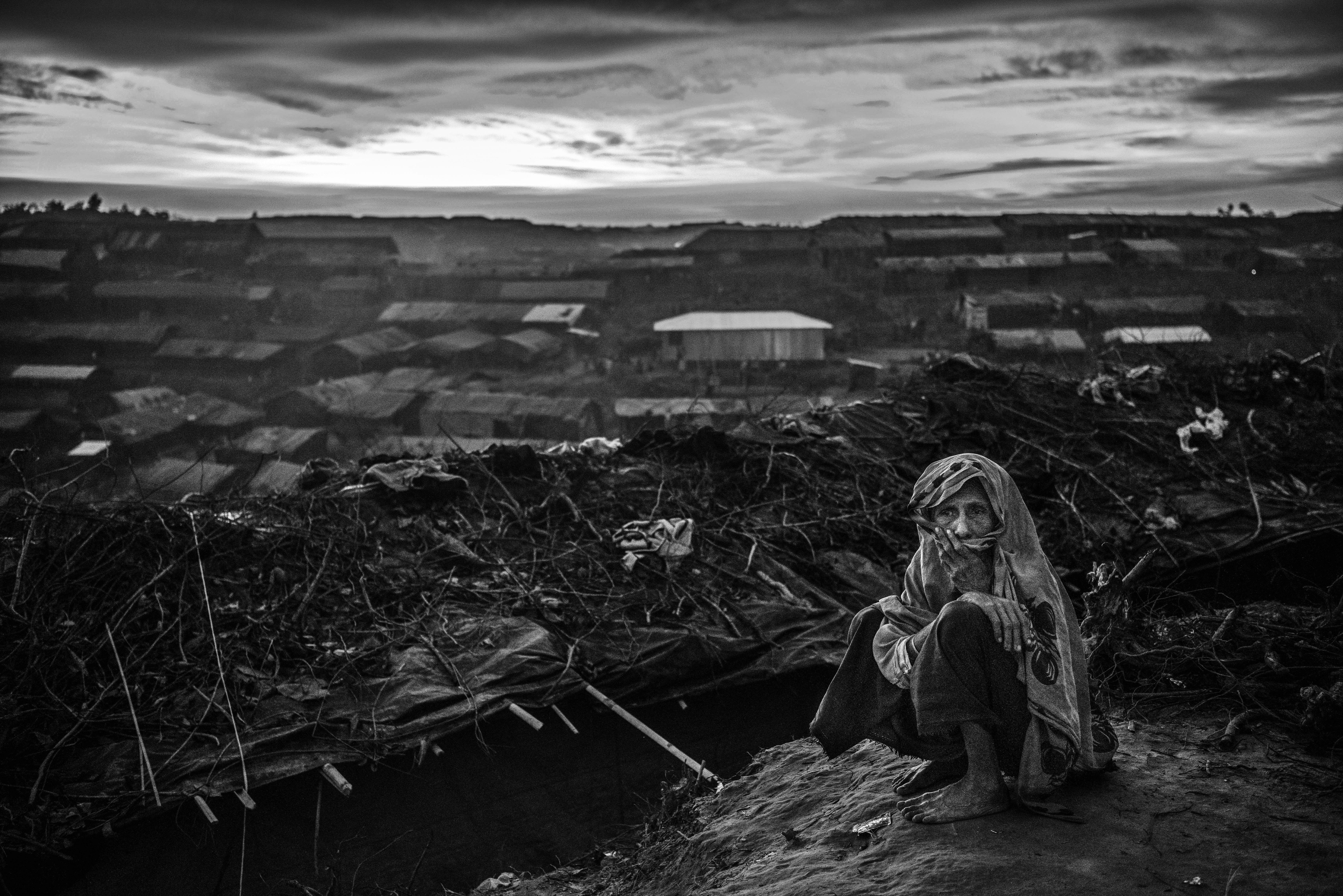 Una mujer anciana en el campo de refugiados de Balukali, en Cox’s Bazar, Bangladesh (Kevin Frayer/Getty Images)