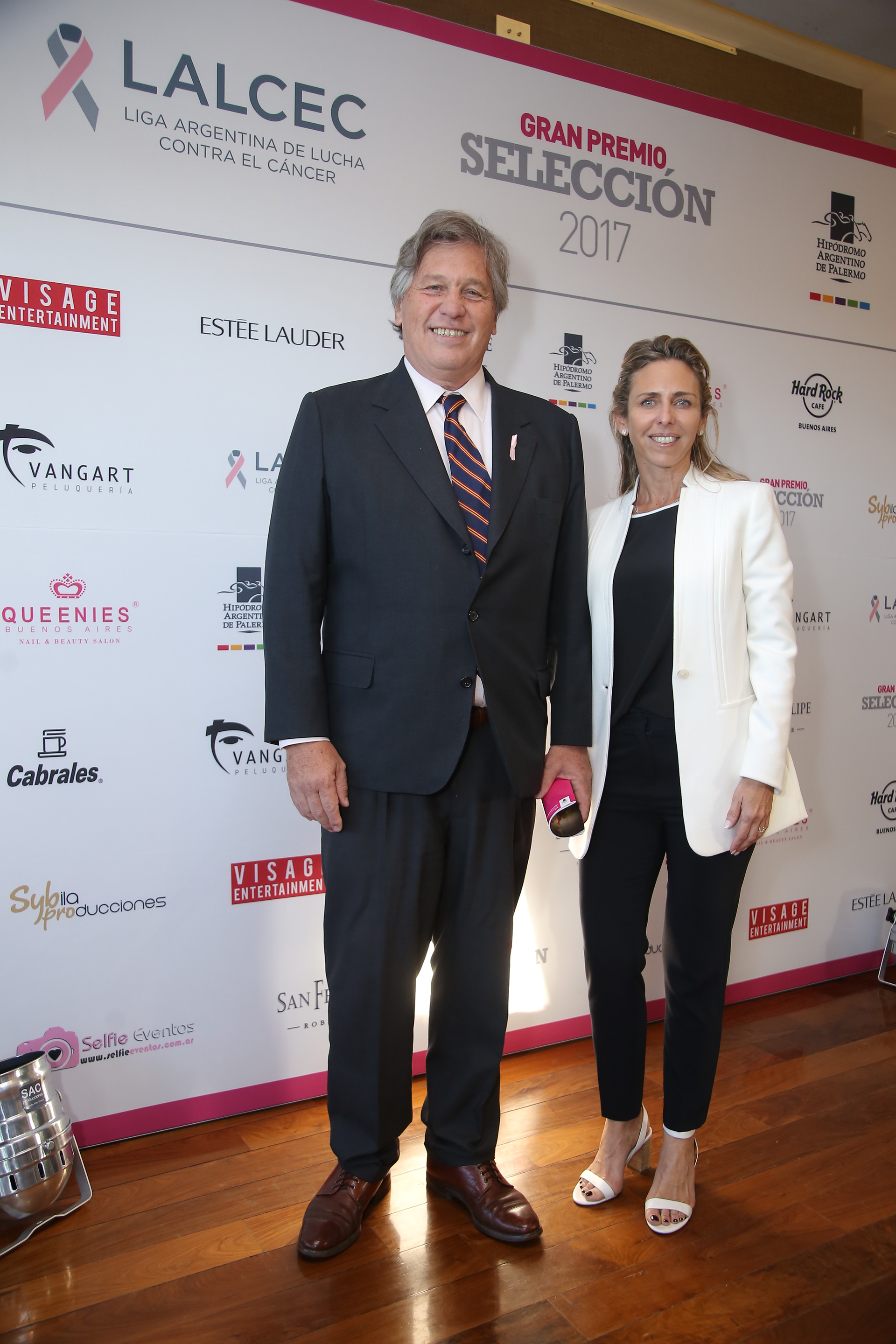 Antonio Bullrich, presidente de la Comisión de Carreras del Hipódromo Argentino de Palermo, y Mariana Bagó