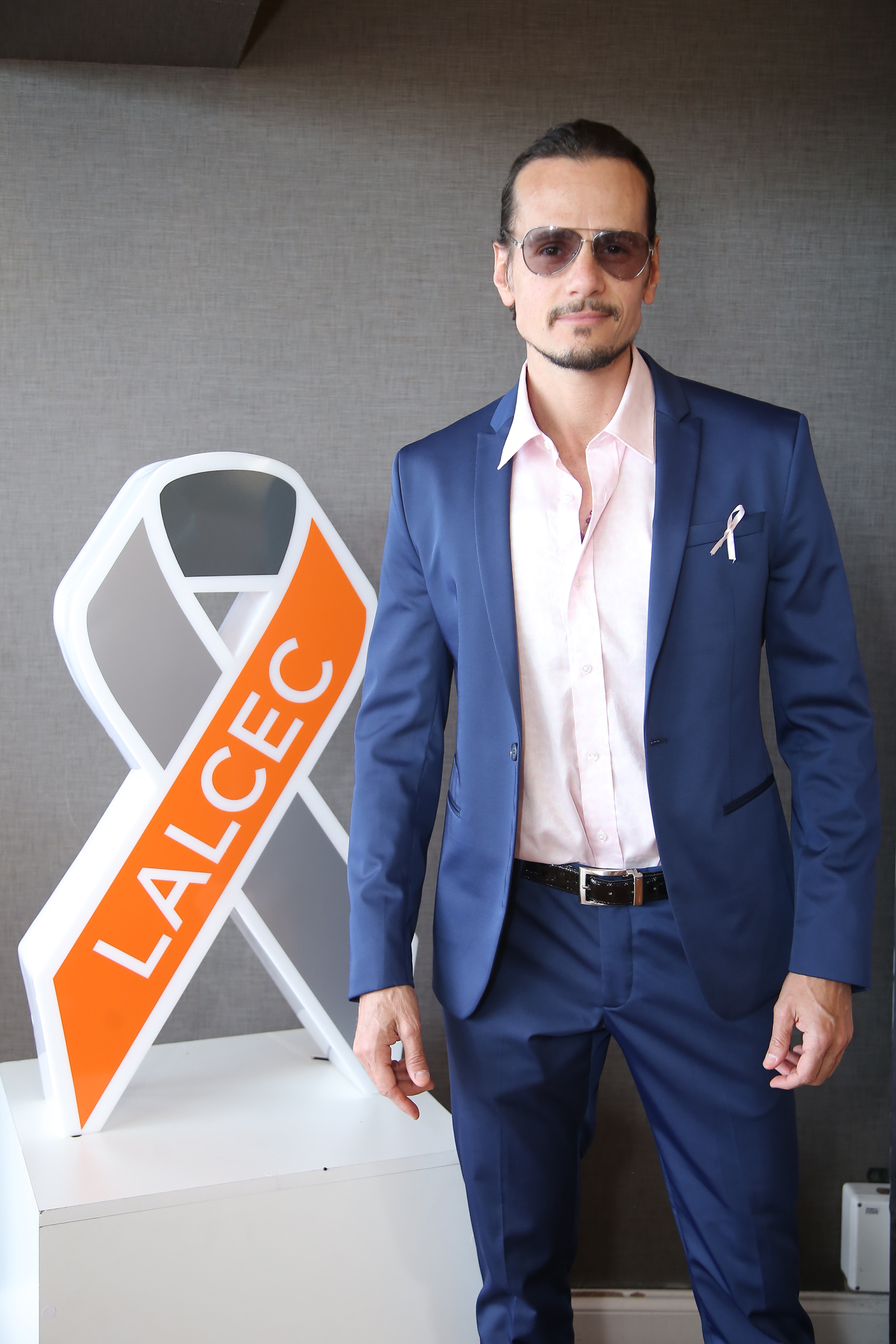 En el mes de sensibilización sobre el cáncer de mama, la Liga Argentina de Lucha Contra El Cáncer (LALCEC) y el Hipódromo Argentino de Palermo se aliaron para teñir el corazón de la ciudad con distintivos lazos rosas, y así concientizar sobre la importancia de la prevención y detección temprana