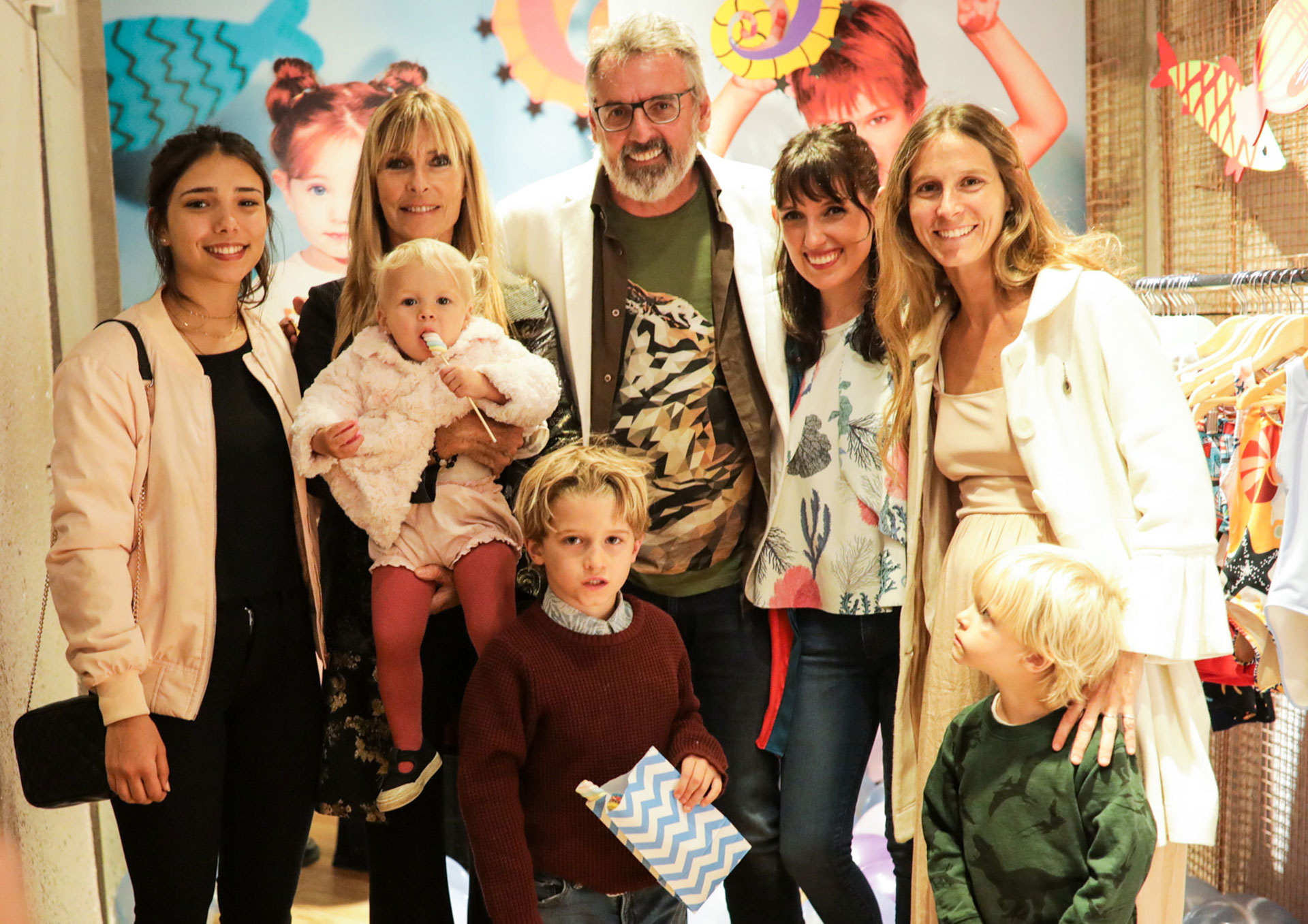 Benito y Marina con Virginia Elizalde y su hija Angie y sus nietos Rufino, Tito y Filippa Podesta.