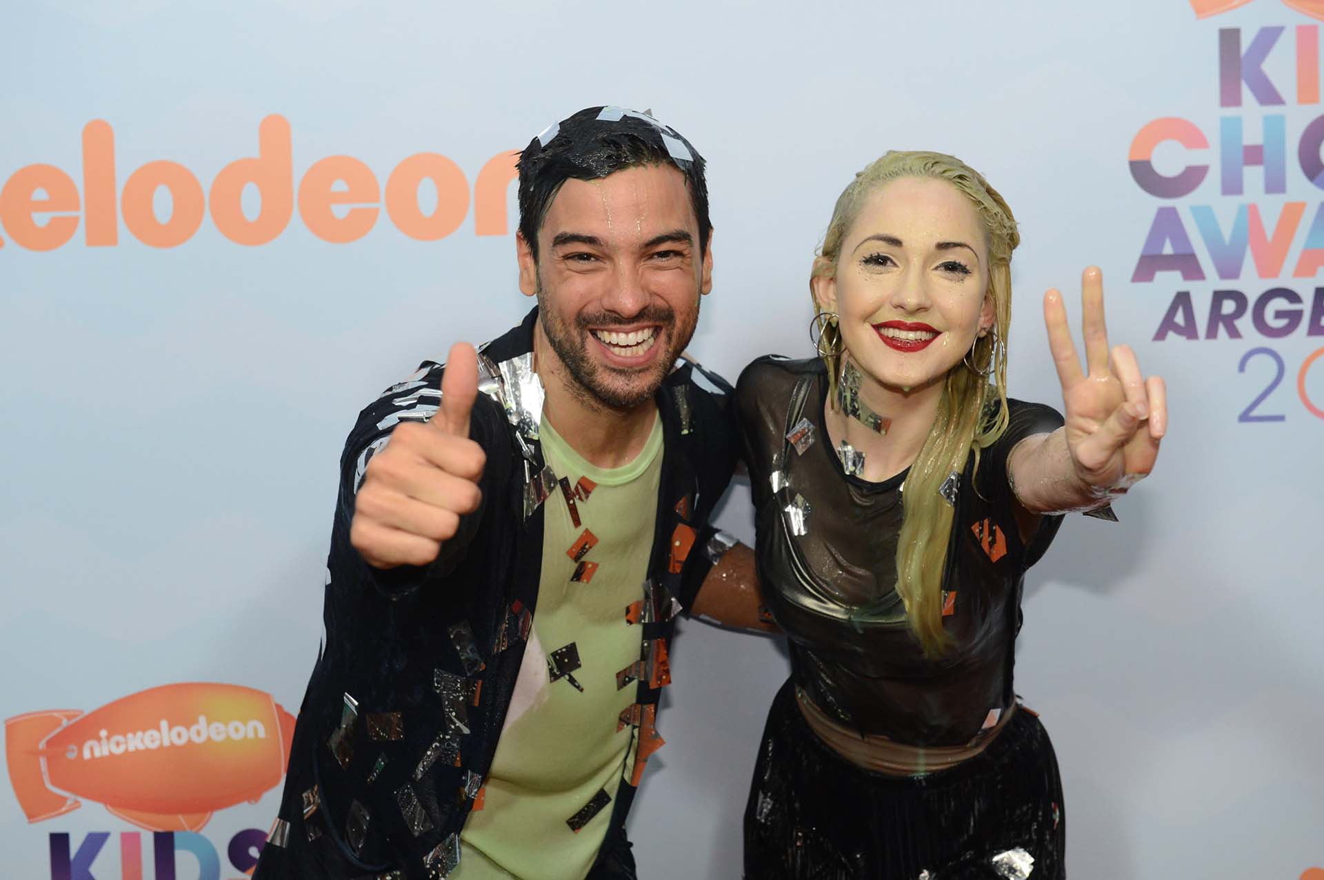 El Chino Leunis y Mechi Lambre, los conductores de la ceremonia