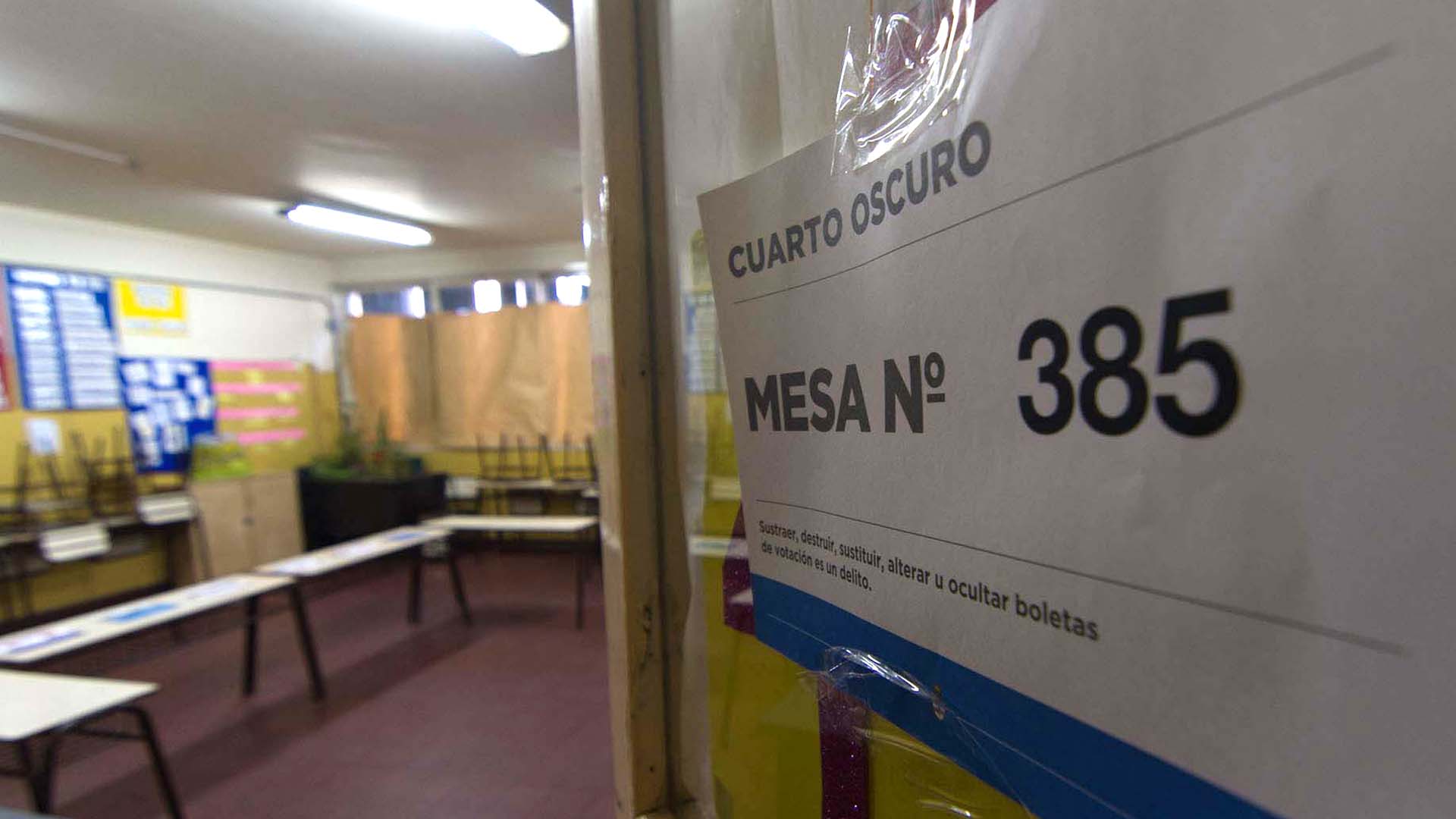 El Gobierno prepara un decreto de reforma política