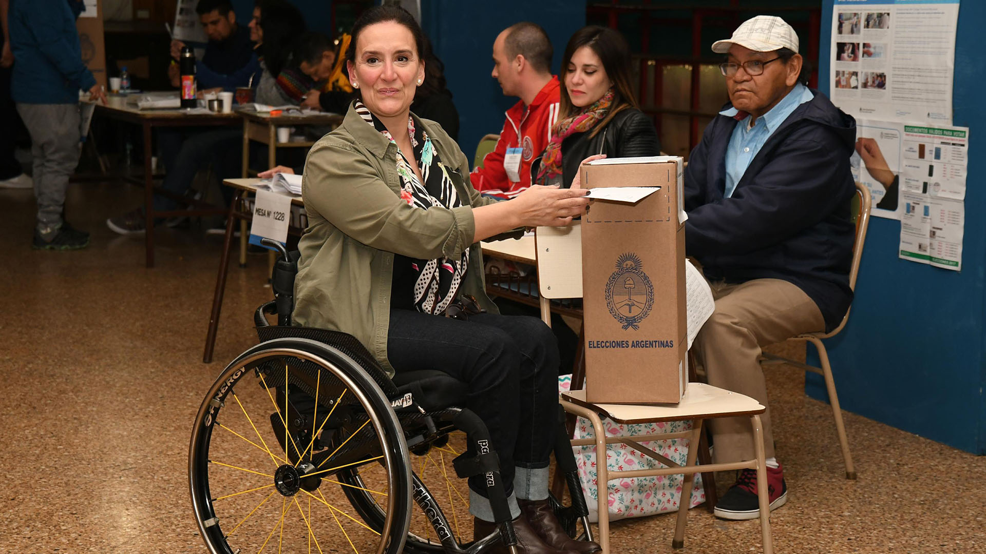 La vicepresidente Gabriela Michetti se mantuvo en la línea del casual chic (Télam)