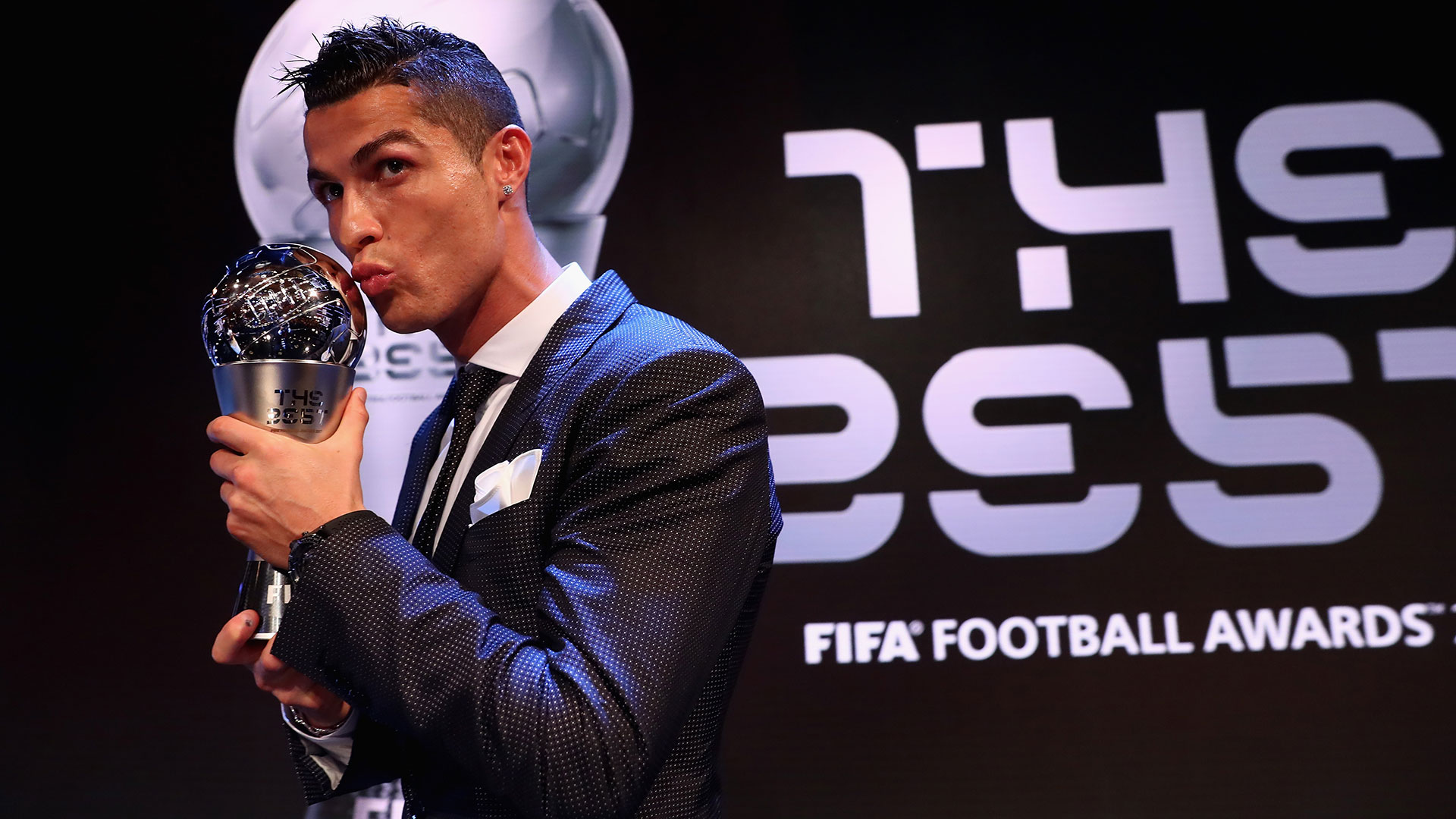 Cristiano Ronaldo ganó el premio "The Best" por segundo año consecutivo -  Infobae