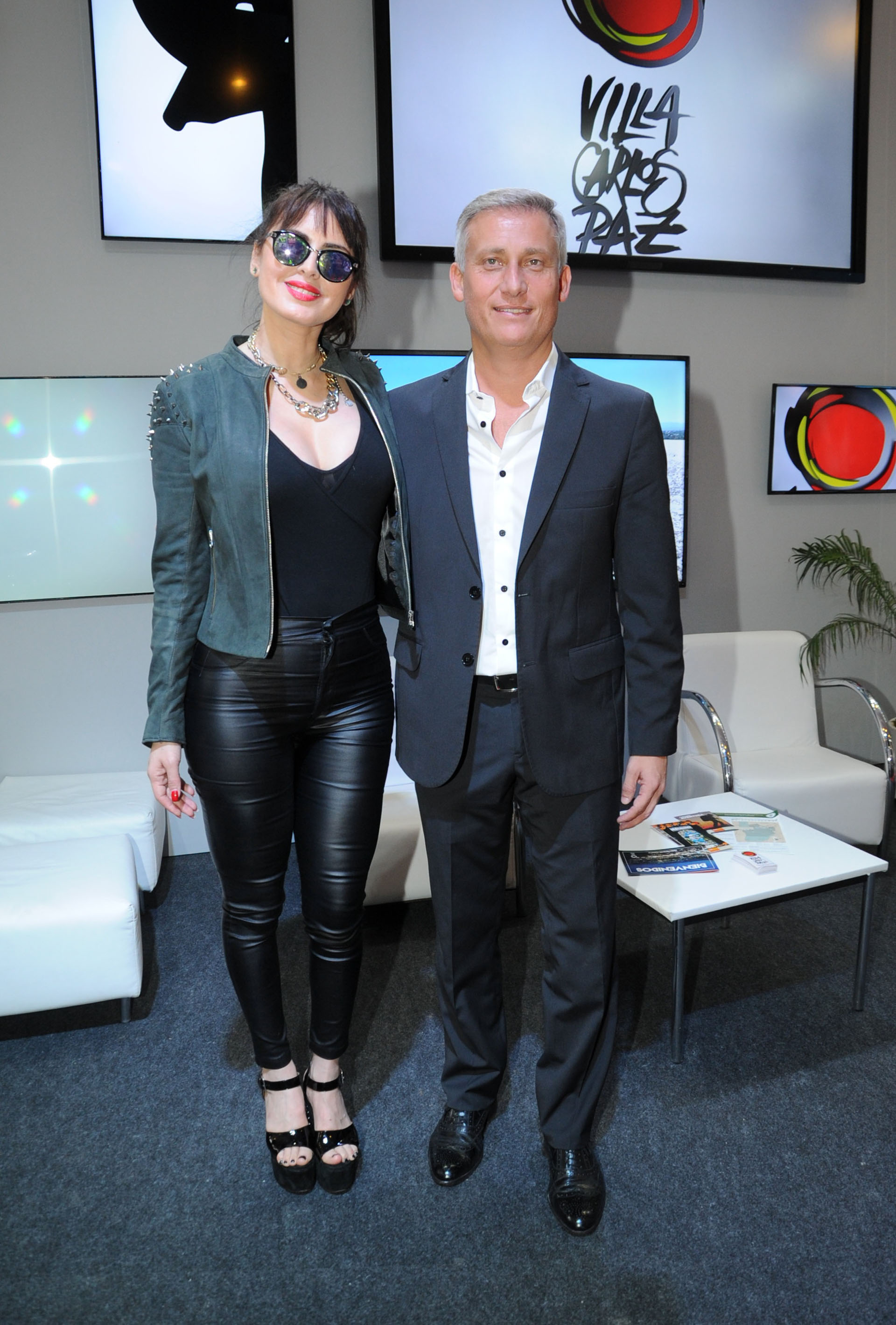 La ex participante del Bailando, junto al intendente de Carlos Paz (Teleshow)