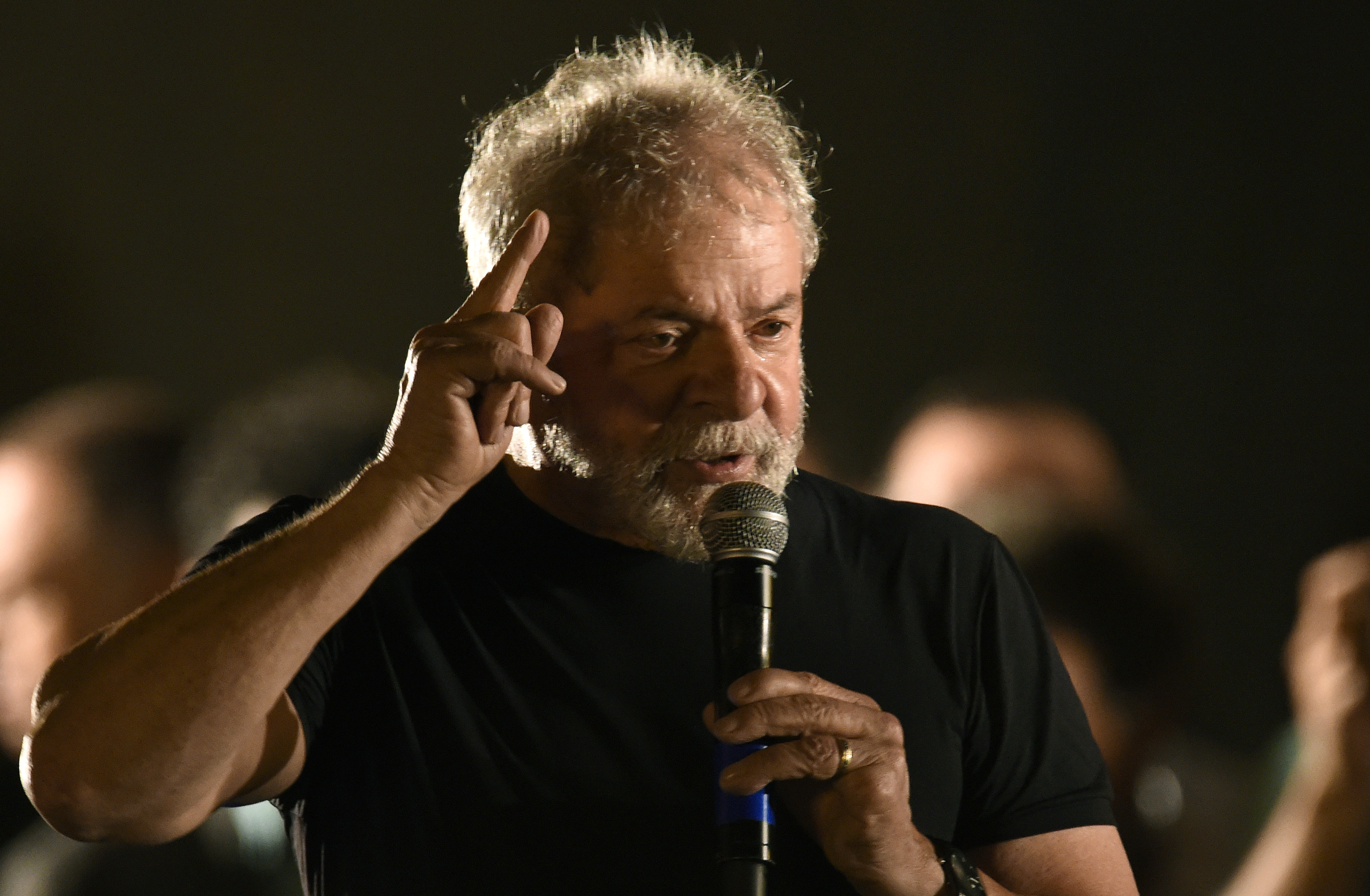 El ex presidente brasileño Lula da Silva en Belo Horizonte (AFP PHOTO / DOUGLAS MAGNO)