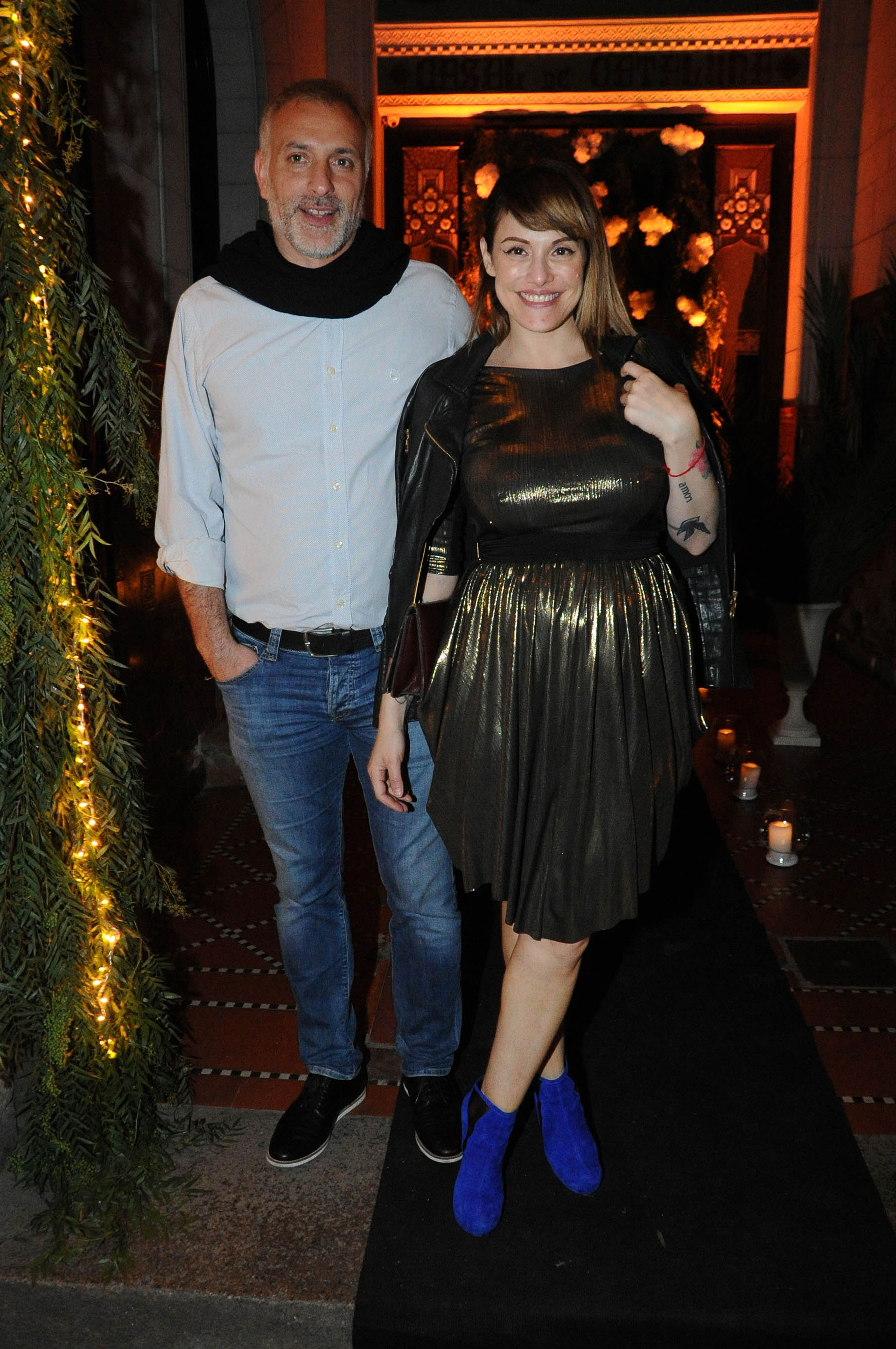 La periodista Connie Ansaldi y su pareja