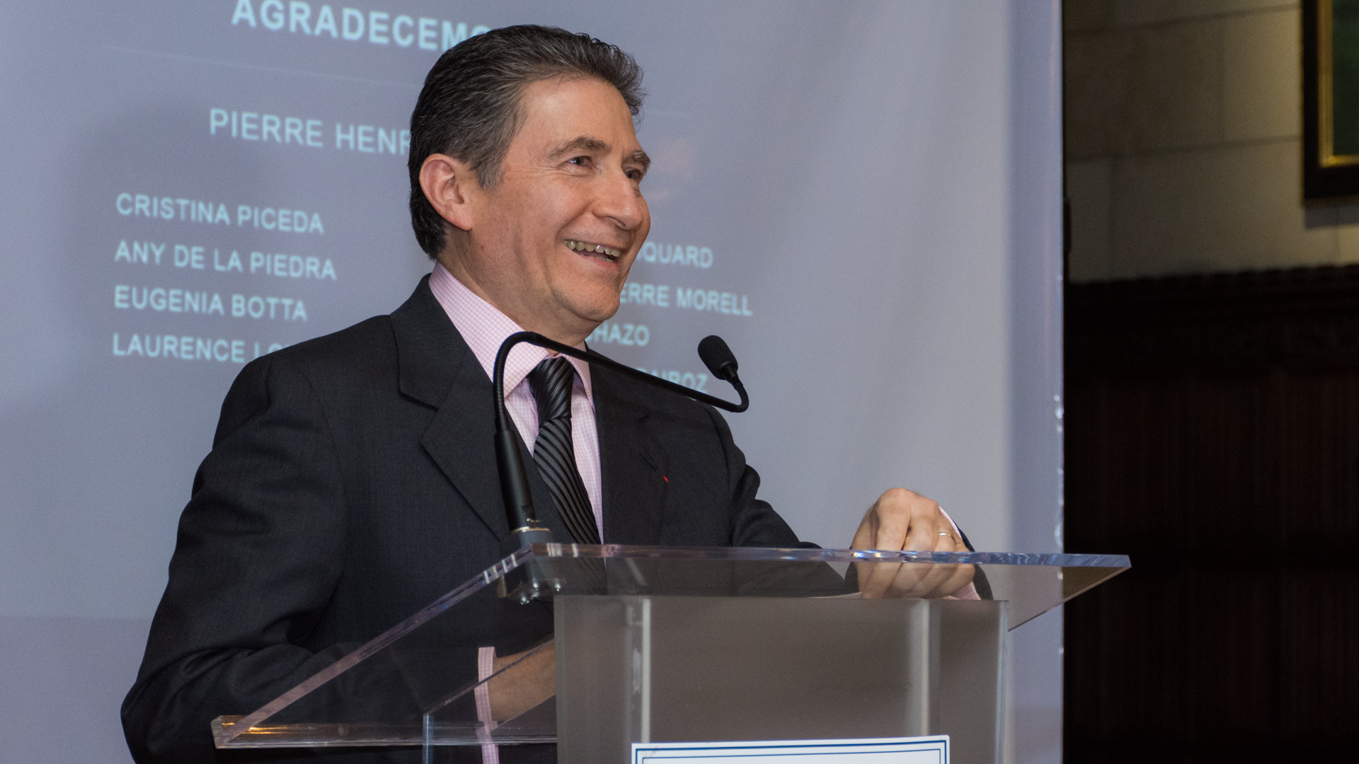 El embajador Pierre Henri Guignard