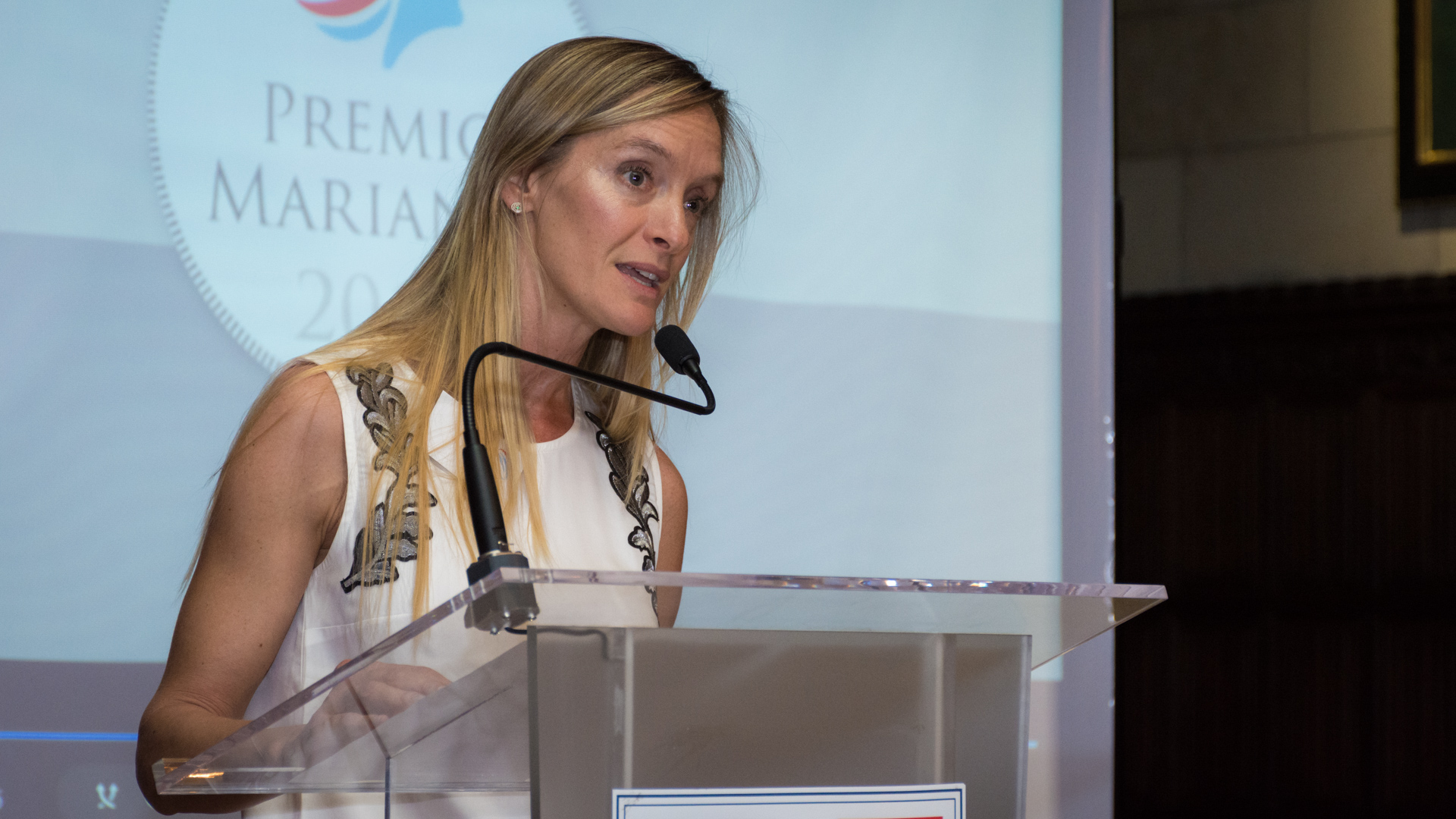 La Presidente de Marianne Argentina, Eugenia Botta quien dirigió unas emotivas palabras recordando a Emmanuelle Baupame de Supervielle, quien falleció el año pasado