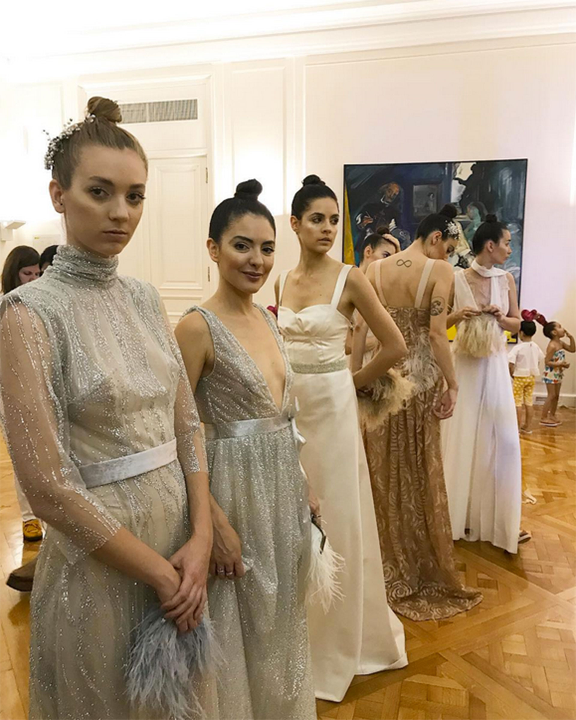 Las modelos listas para deslumbrar en la pasarela