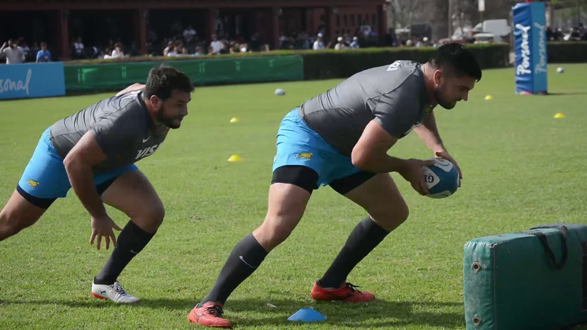 Entrenamiento de Los Pumas, que utilizan la moderna aplicación (YouTube)