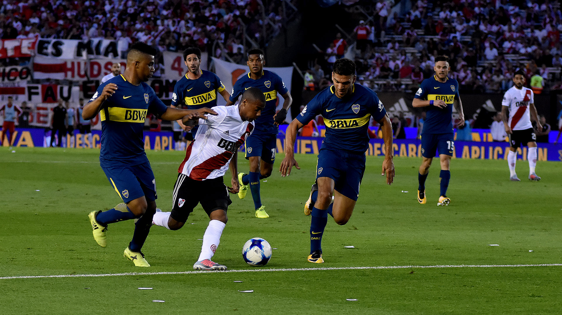 Nicolás de la Cruz no explotó en el Superclásico. El uruguayo destacado fue Nández, de Boca