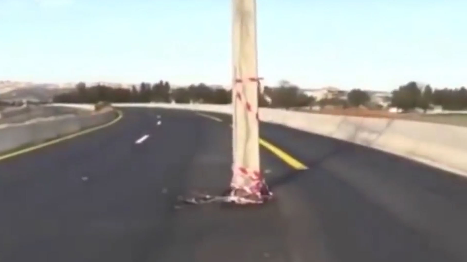 poste electricidad autopista Argelia 061117 (4)