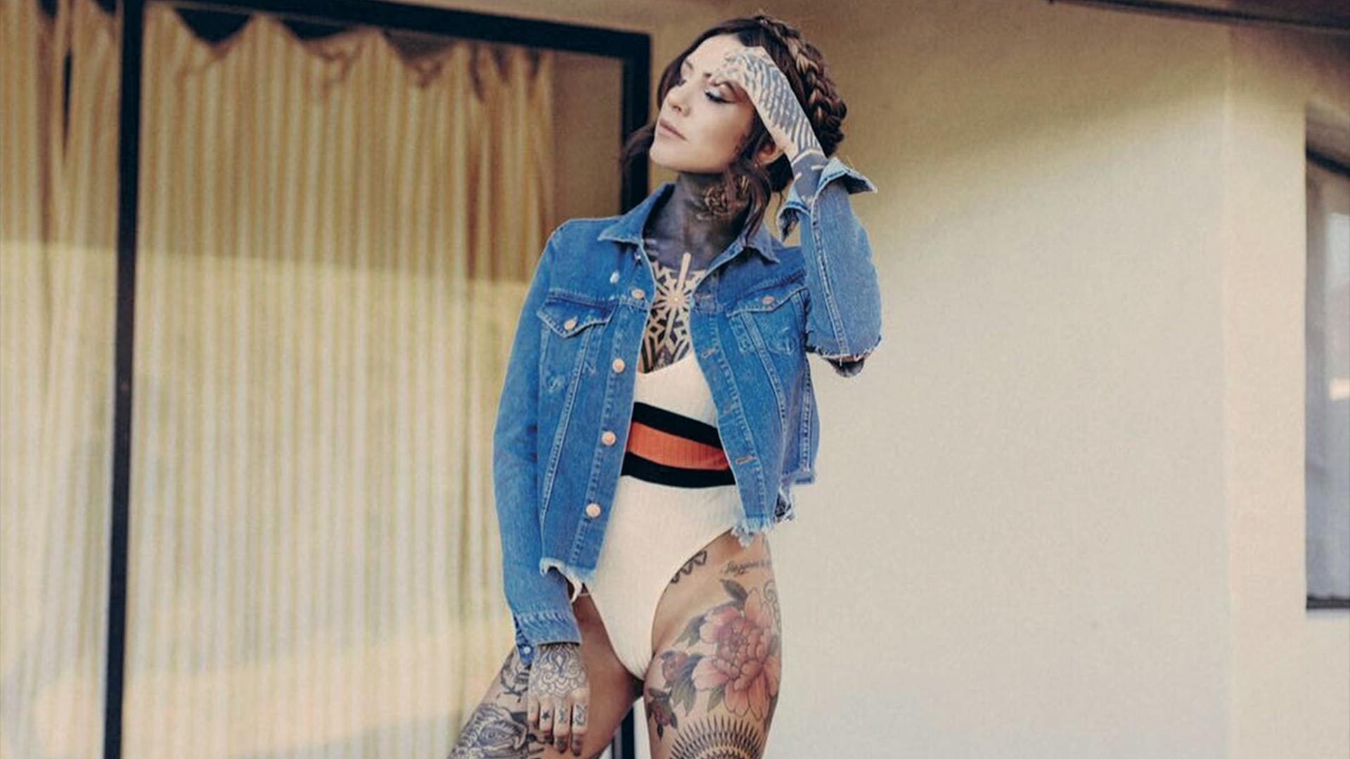 Hermosa, Cande adora mostrar su “piel lienzo” Foto: The Sartists