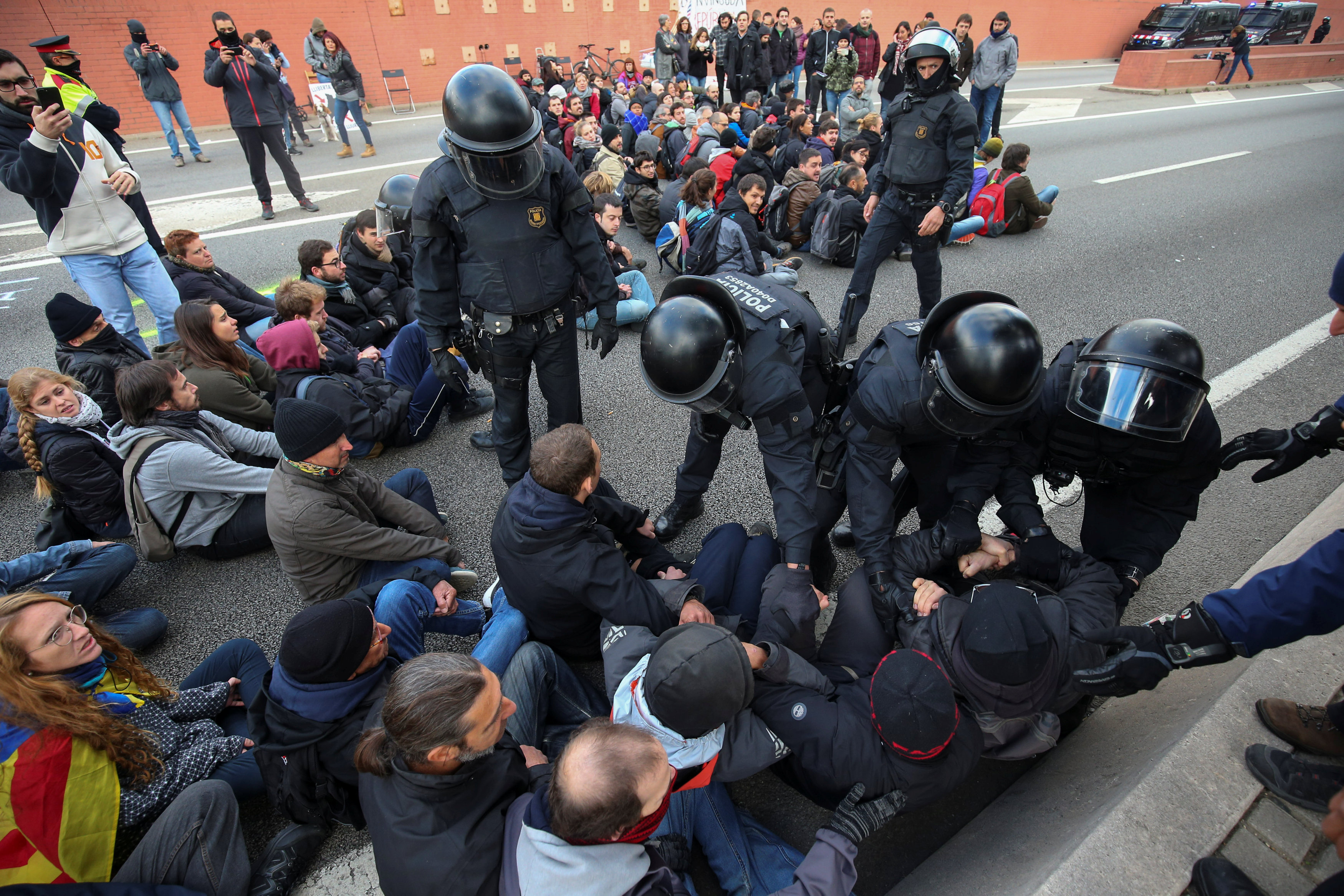 (Reuters/Albert Gea)