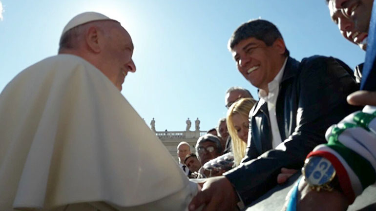 8 de noviembre de 2017. Encuentro en el Vaticano entre el papa Francisco y Pablo Moyano. El Sumo Pontífice saludó al secretario general del gremio Camioneros durante la tradicional audiencia de los miércoles en la plaza San Pedro