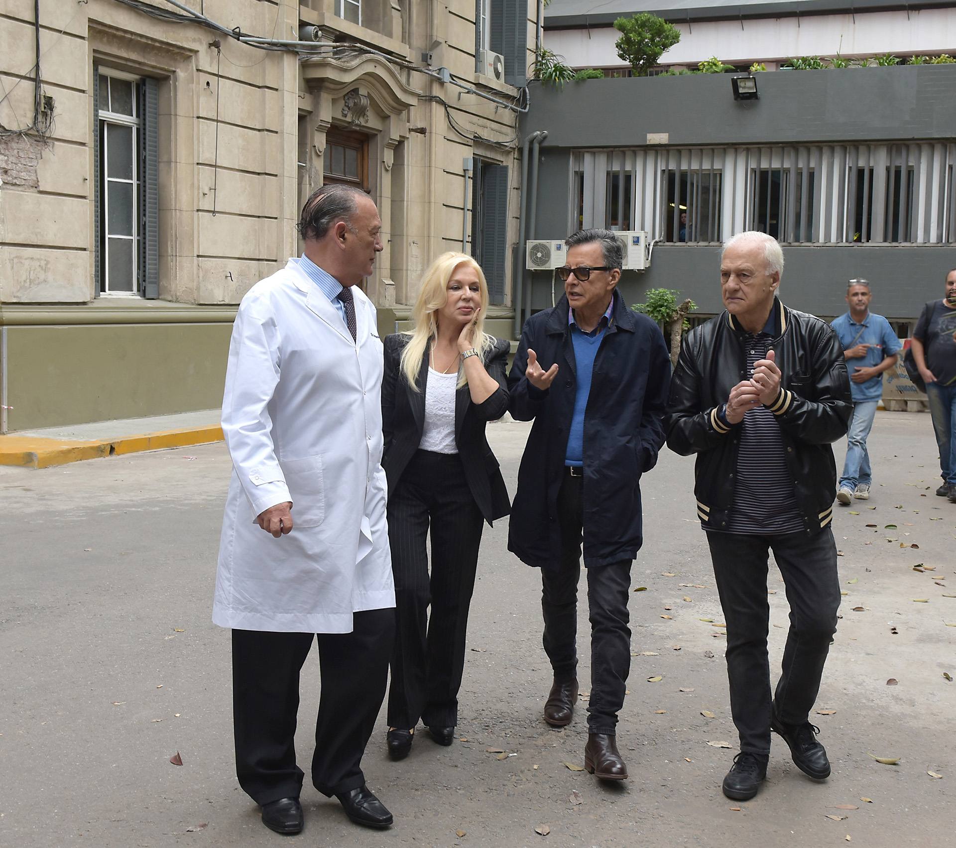 “Somos una institución solidaria inspirada en los valores sociales y, fundamentalmente, humanos. Trabajamos a total beneficio del Bernardino Rivadavia, el Hospital más antiguo del país y, que hace más de 130 años, está emplazado en el corazón de la Recoleta. Estamos absolutamente comprometidos a renovarlo: ya cumplimos con el primer objetivo y terminamos las obras de remodelación del área de consultorios externos”, contó Diana Chugri