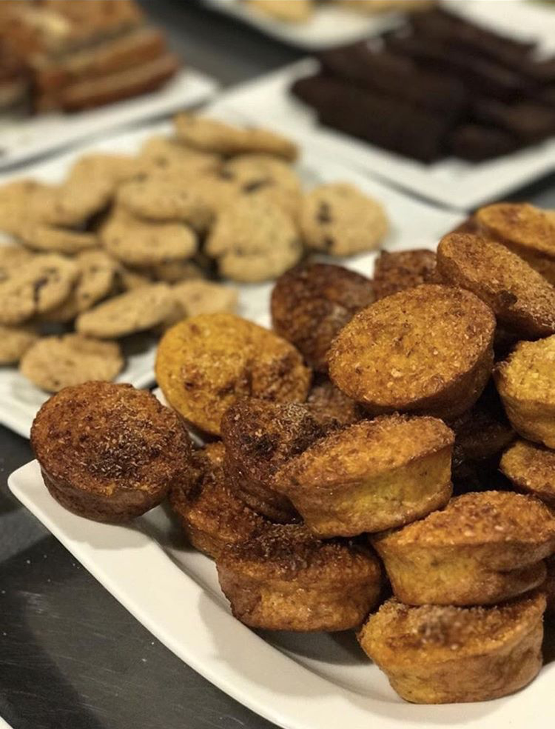 Los muffins salados de zanahoria y batata es un mix ideal para una merienda perfecta (Agus Dandri)