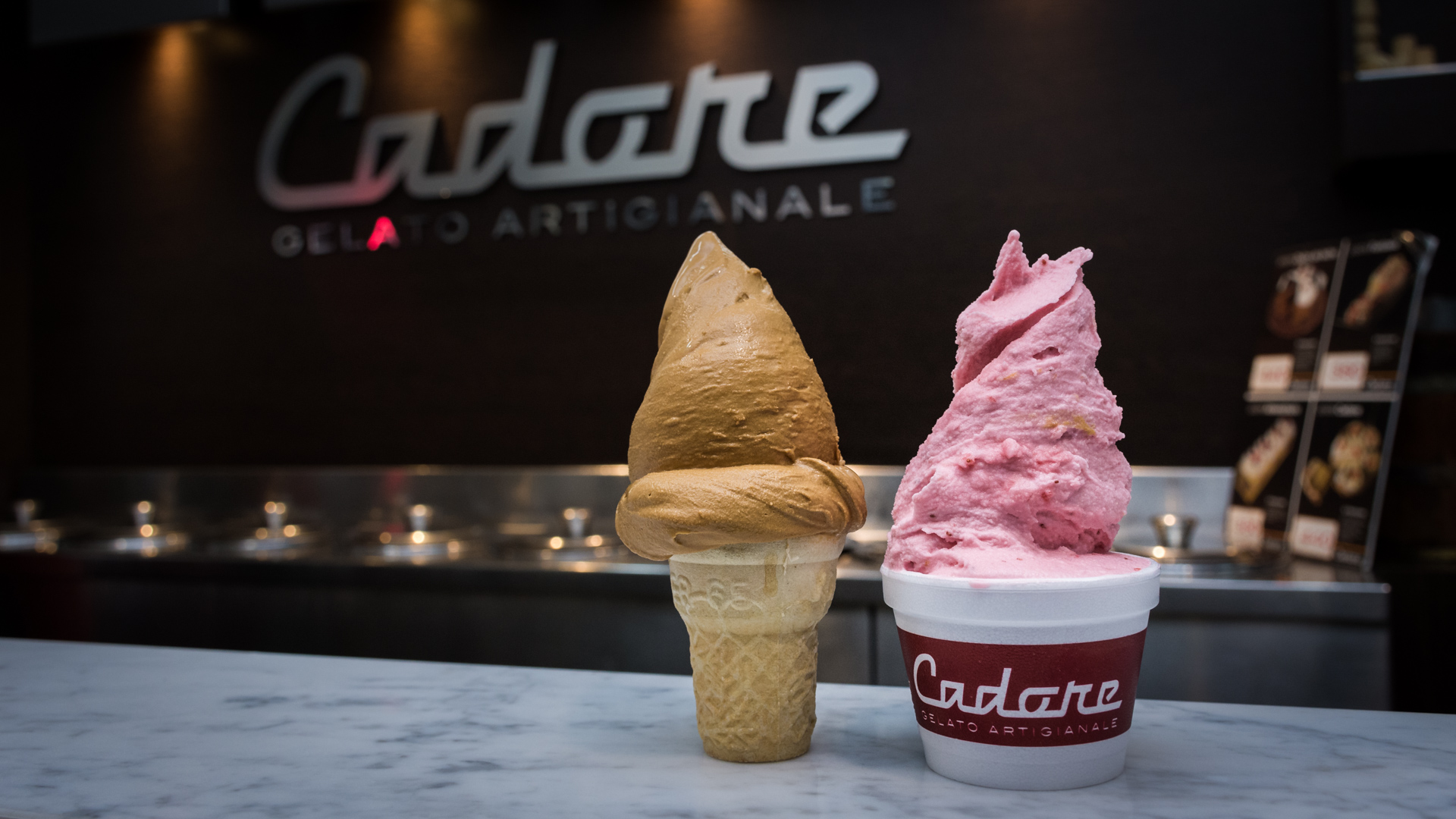 Dulce del leche y frutilla, dos íconos de la heladería Cadore. No utilizan aditivos ni productos alimenticios de venta masiva (Martín Rosenzveig)