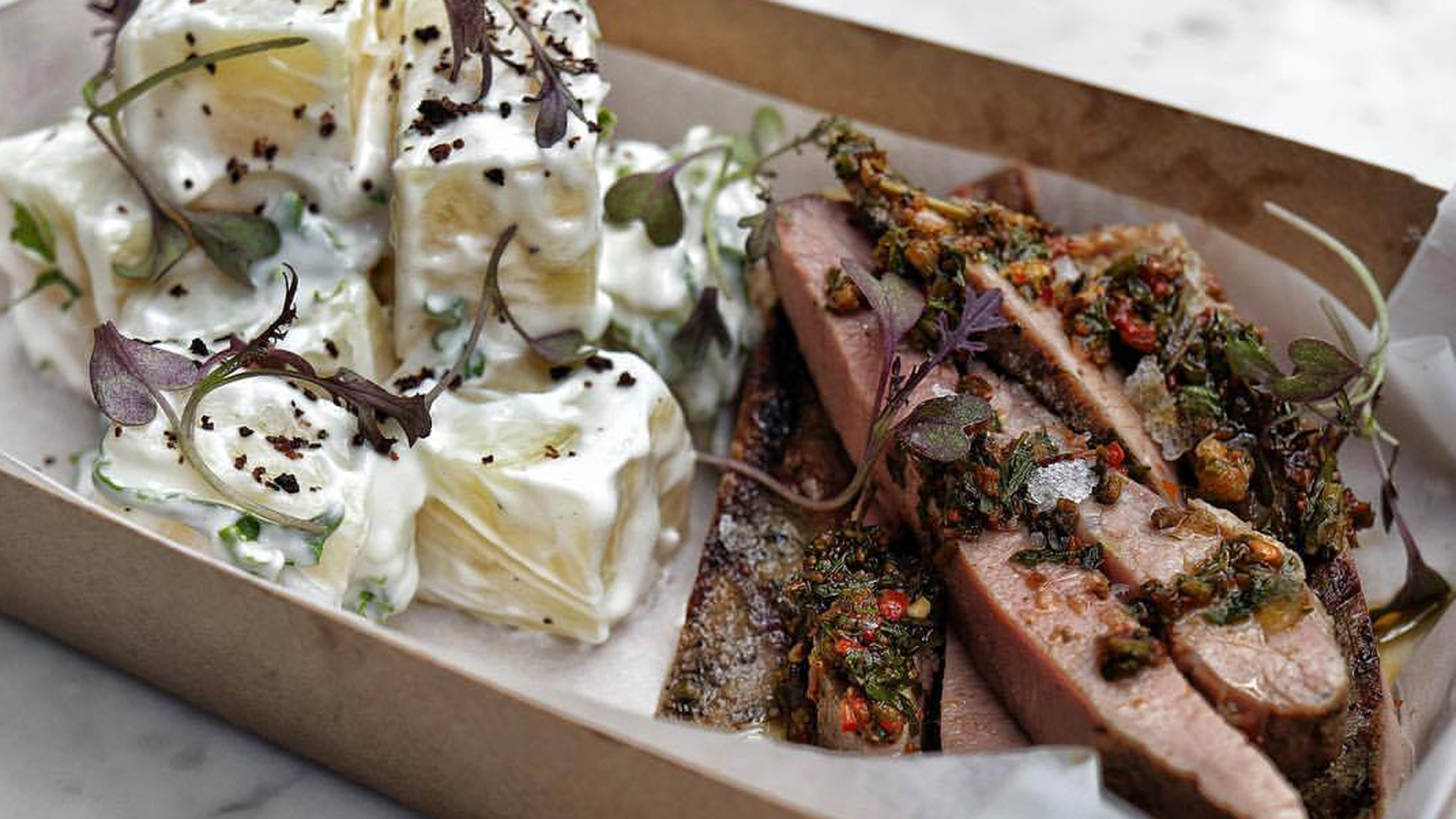 Tagliatta de Tapa de Asado en cocción lenta, una de las propuestas de La Panadería de Pablo.
