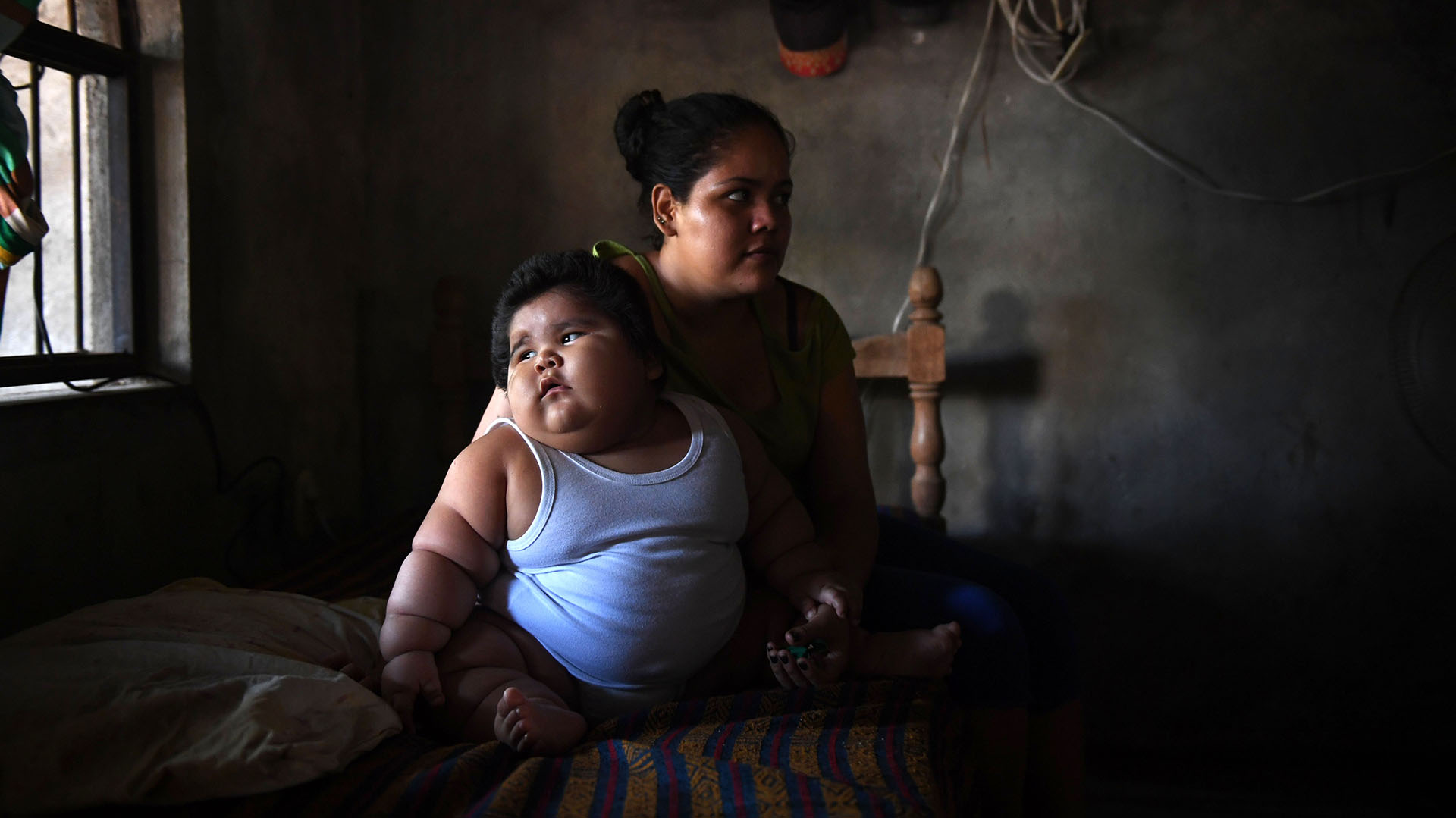 Luisito y su mamá, Isabel Pantoja (AFP)