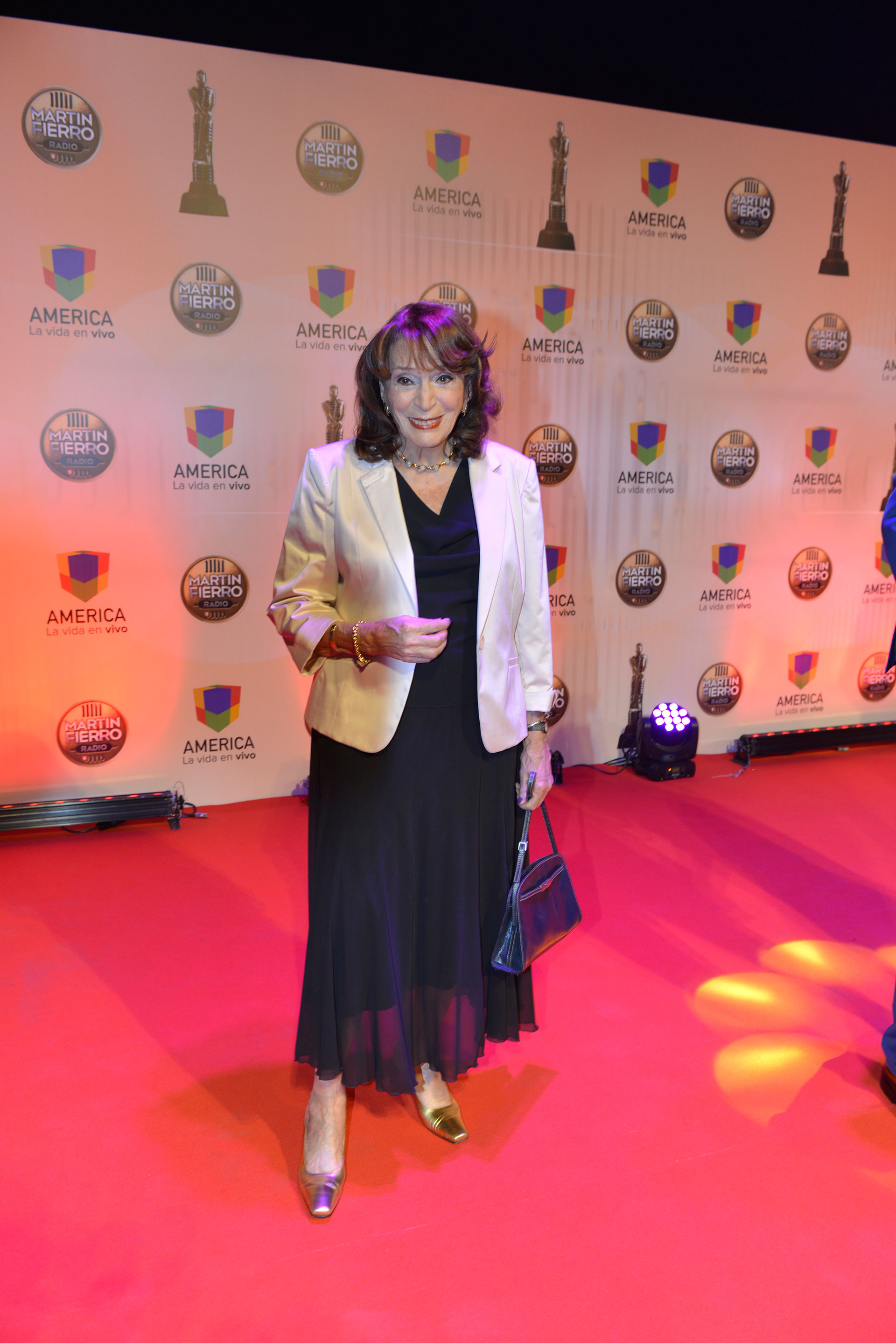 Magdalena Ruíz Guiñazú fue una de las periodistas homenajeadas de la noche.
