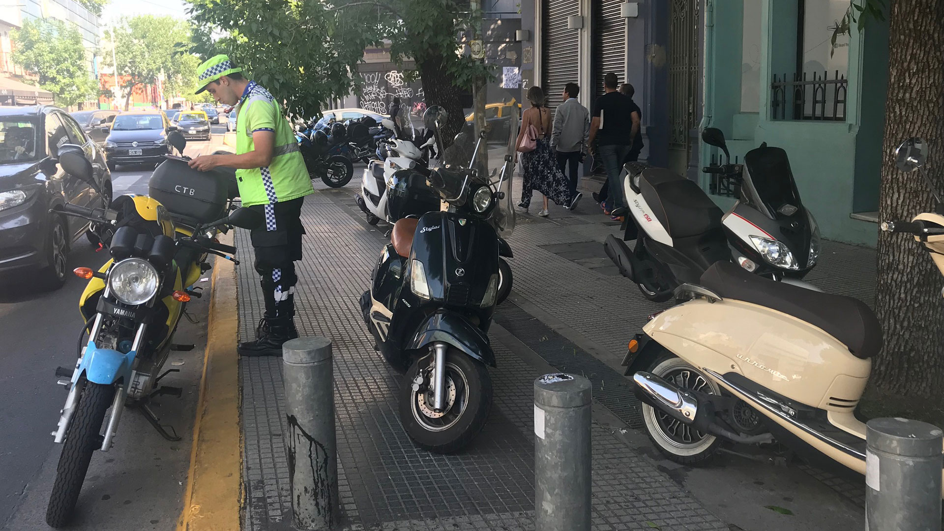 La Policía de la Ciudad durante uno de los operativos de control de motos en el barrio de Palermo (2017)