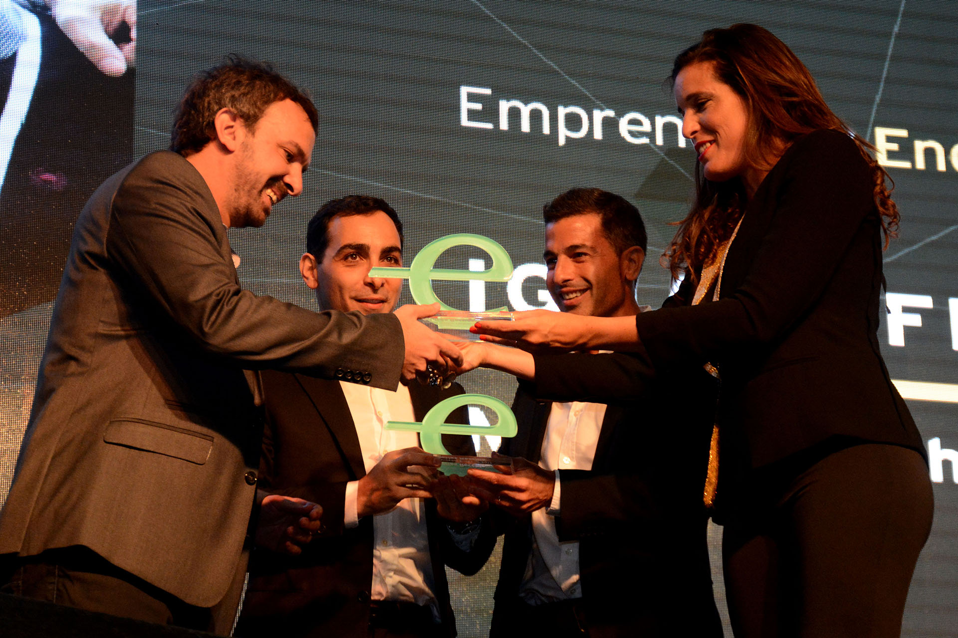 Matías Recchia y Andrés Bernasconi, fundadores de IguanaFix fueron reconocidos con el premio Emprendedor Endeavor 2017