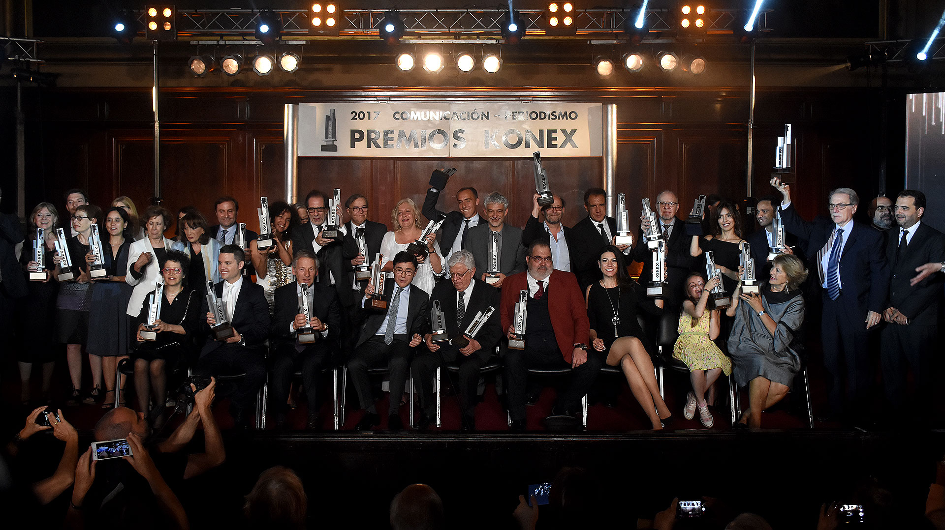 Los ganadores de los Premios Konex 2017 – Comunicación y Periodismo /// Fotos: Nicolás Stulberg – Christian Bochichio