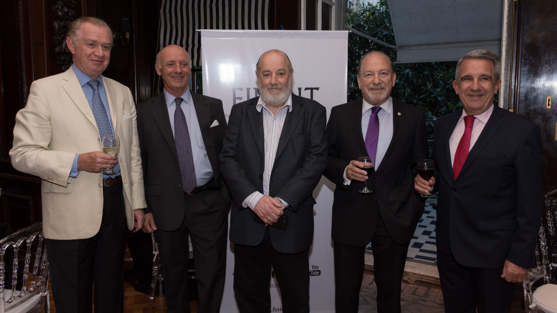 Vincent Massot, Julio Hang, director del Comité de Seguridad Internacional del Consejo Argentino para las Relaciones Internacionales, Claudio Bonadio, José Ernesto Scacchi, director Sociedad militar “Seguro de Vida”, Reinaldo Daniel Corvalán, director Sociedad militar “Seguro de Vida” (Martín Rosenzveig)