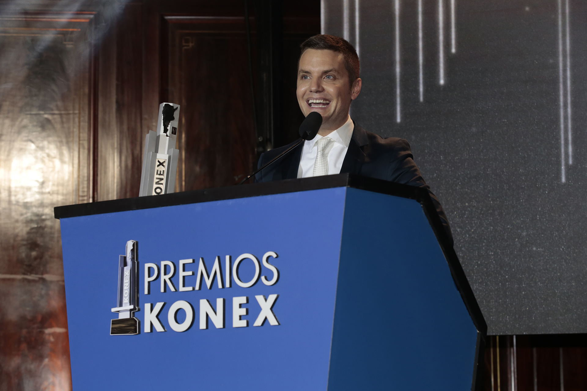 Santiago del Moro se adjudicó el Konex de Platino como Revelación