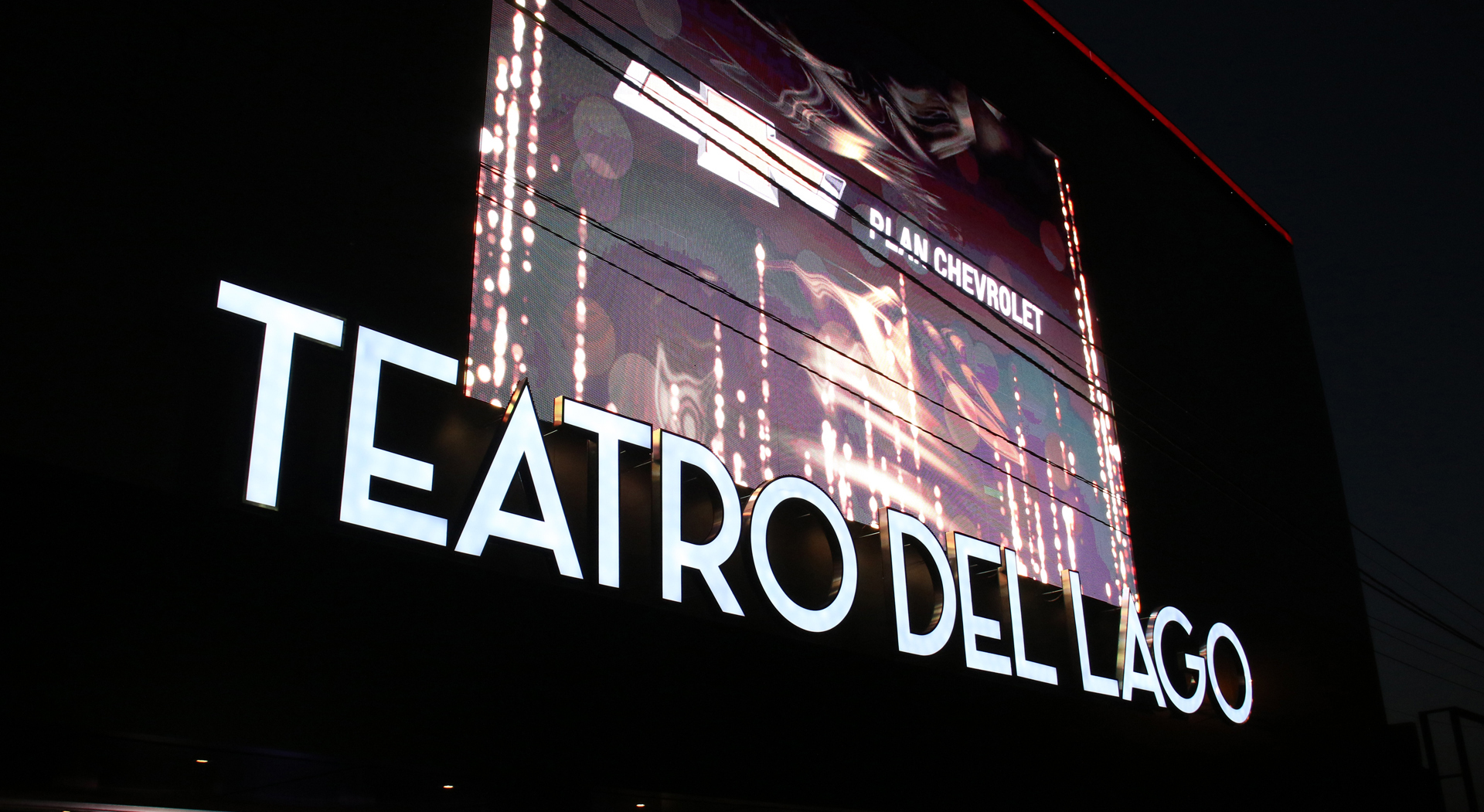 La nueva marquesina del Teatro del Lago (Crédito: Mario Sar)