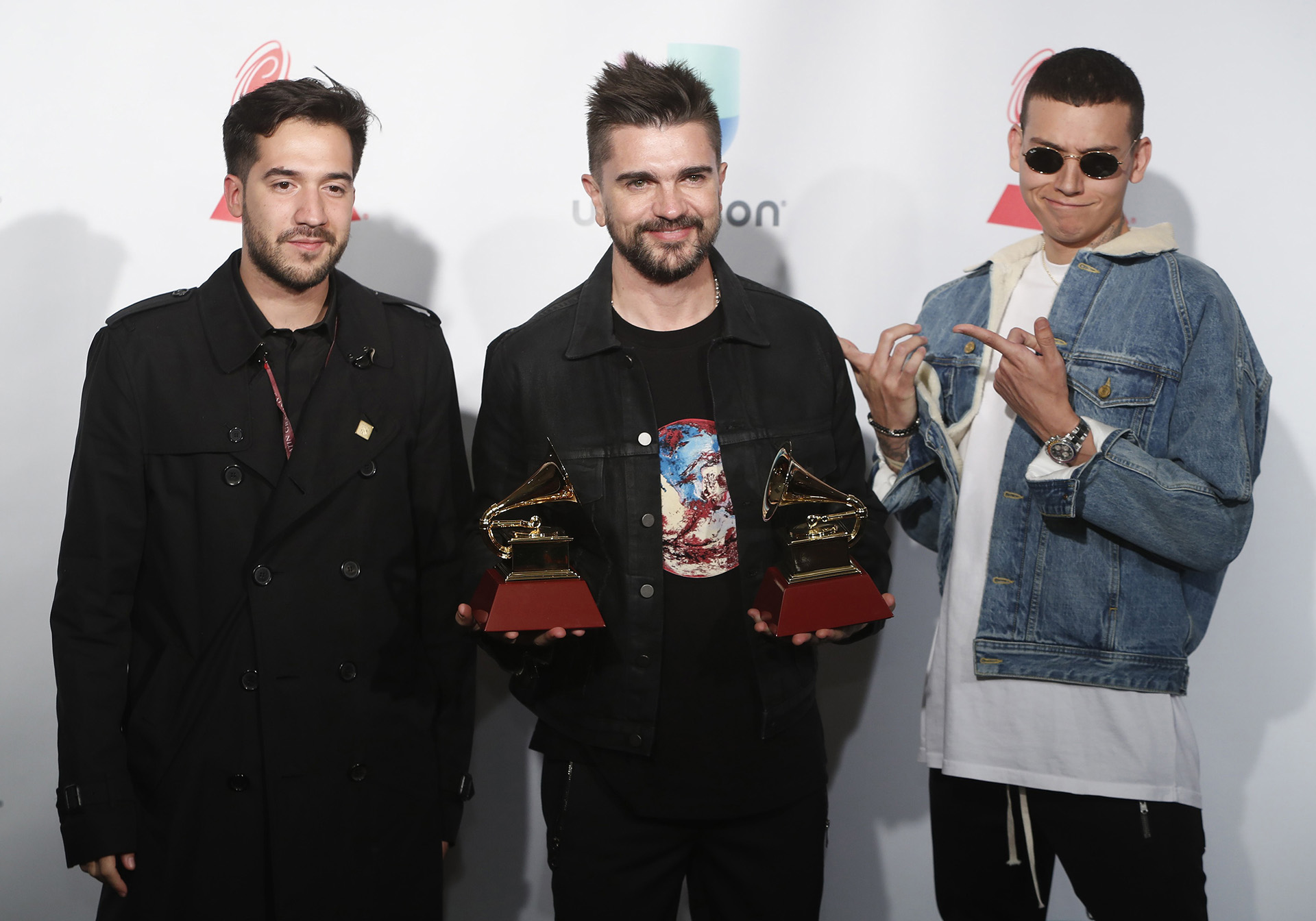 Juanes, contento con sus dos estatuillas: Álbum Pop/Rock por “Mis Planes Son Amarte” y Canción Alternativa por “Amárram” (REUTERS/Steve Marcus)