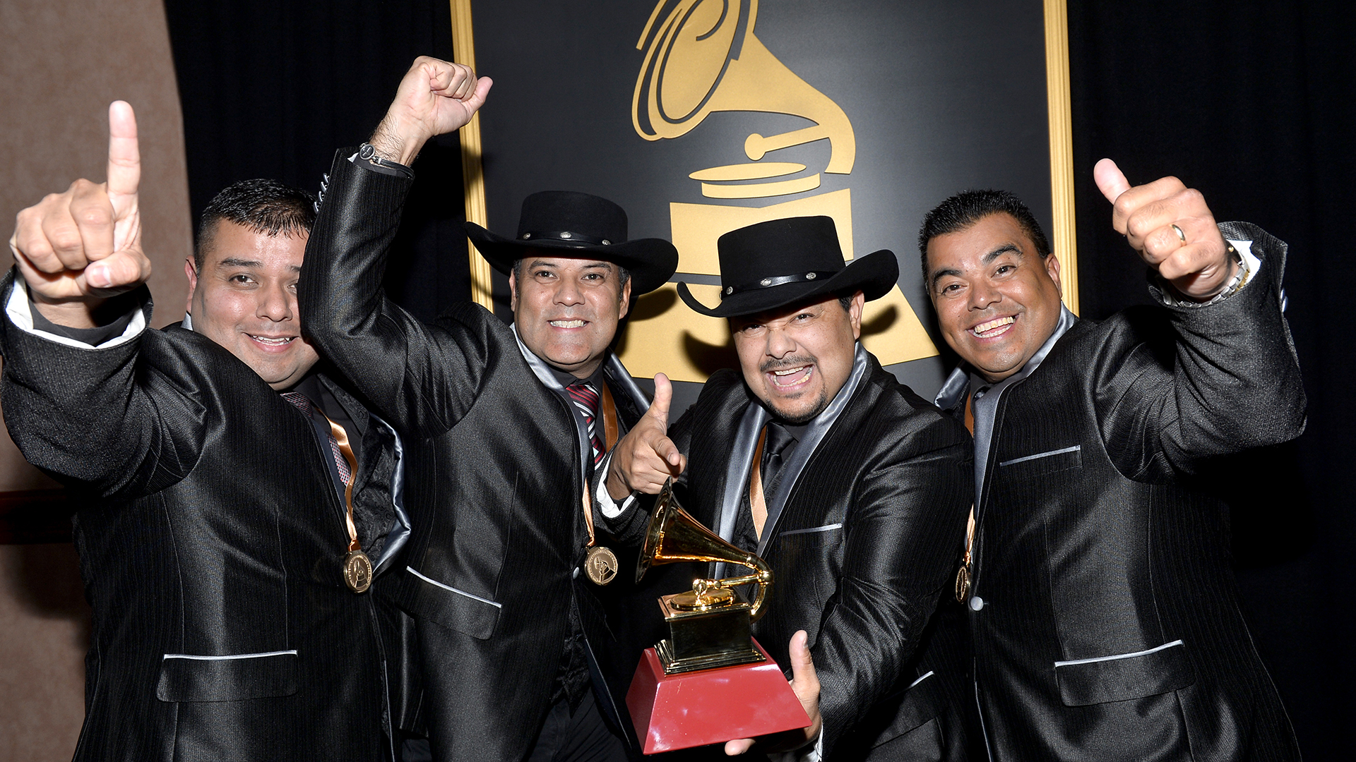 Los Palominos, ganadores en la categoría Álbum de Música Norteña por “Piensalo” (Bryan Steffy/Getty Images)