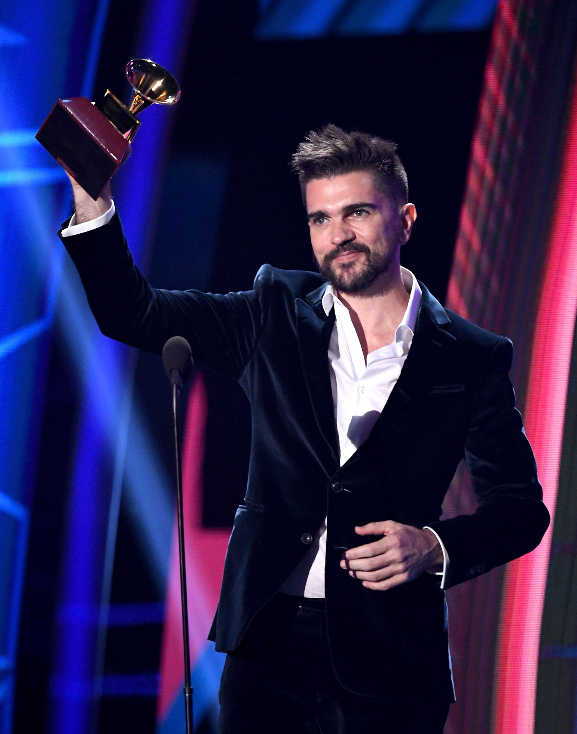 #GENTE-LatinGrammys- JUANES GANADOR[2]-17111706