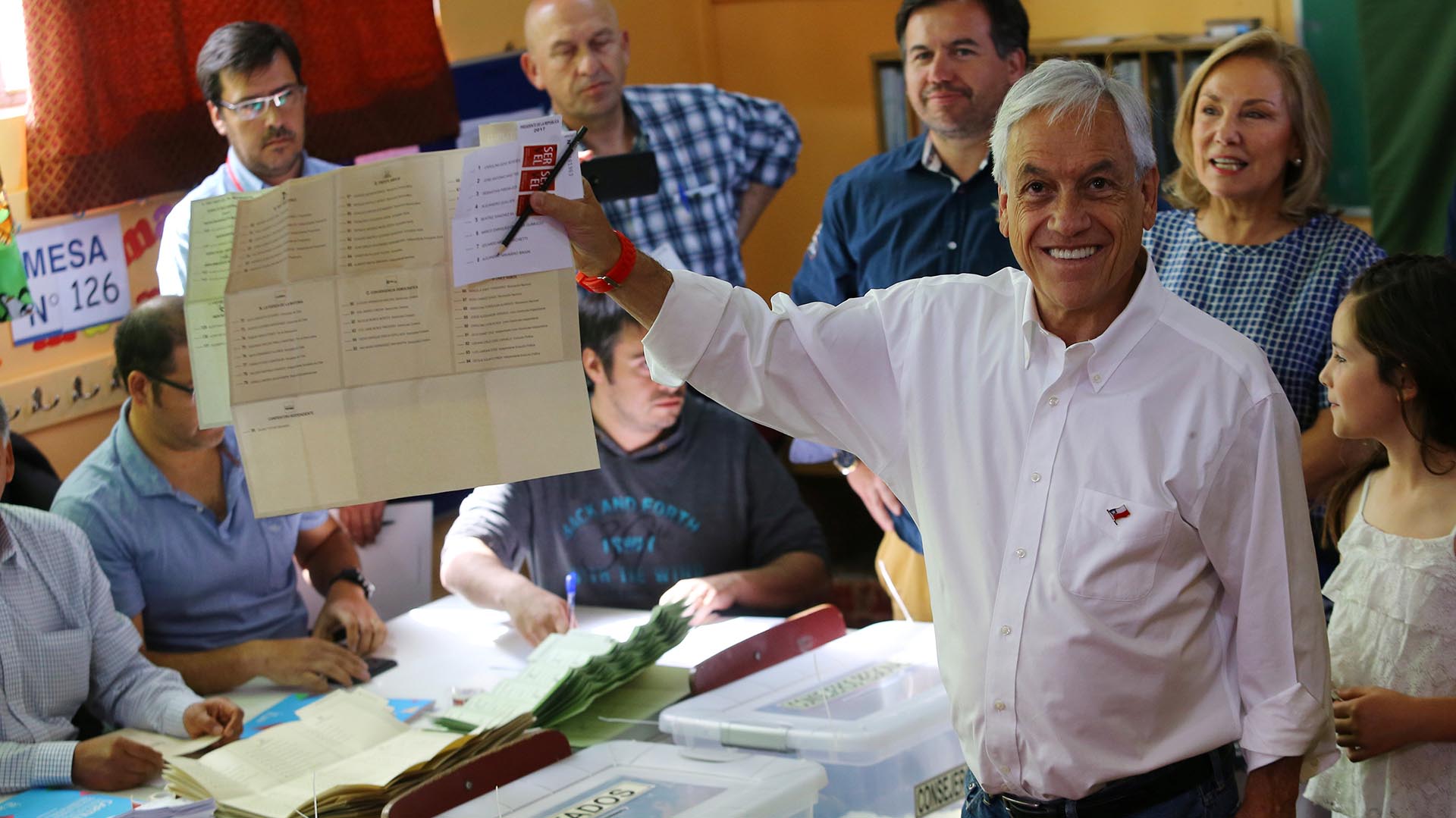 Piñera corre como favorito en las últimas encuestas (REUTERS)