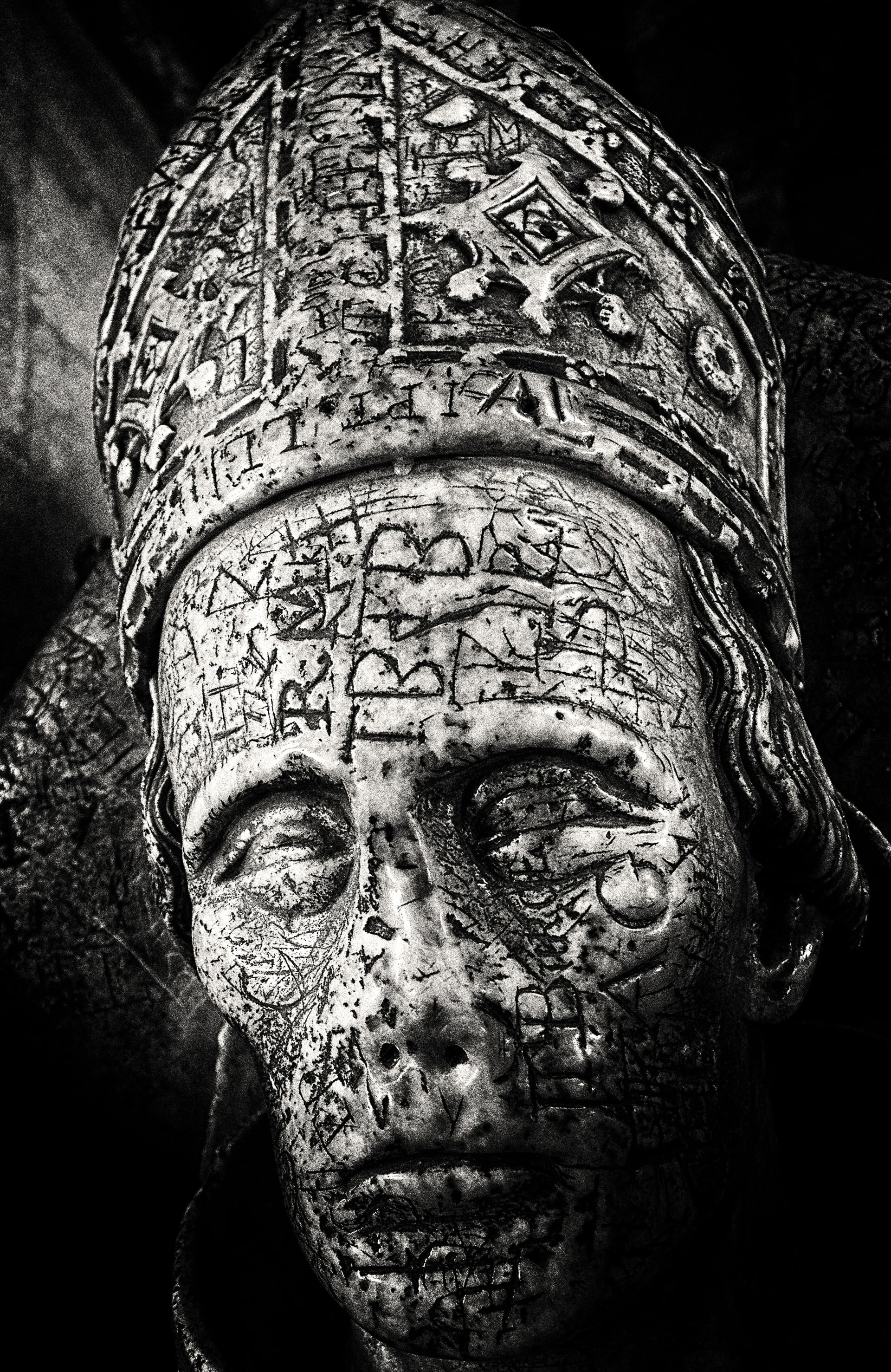 Una escultura de Ralph of Shrewsbury, obispo de Bath y Wells, muerto en 1363.