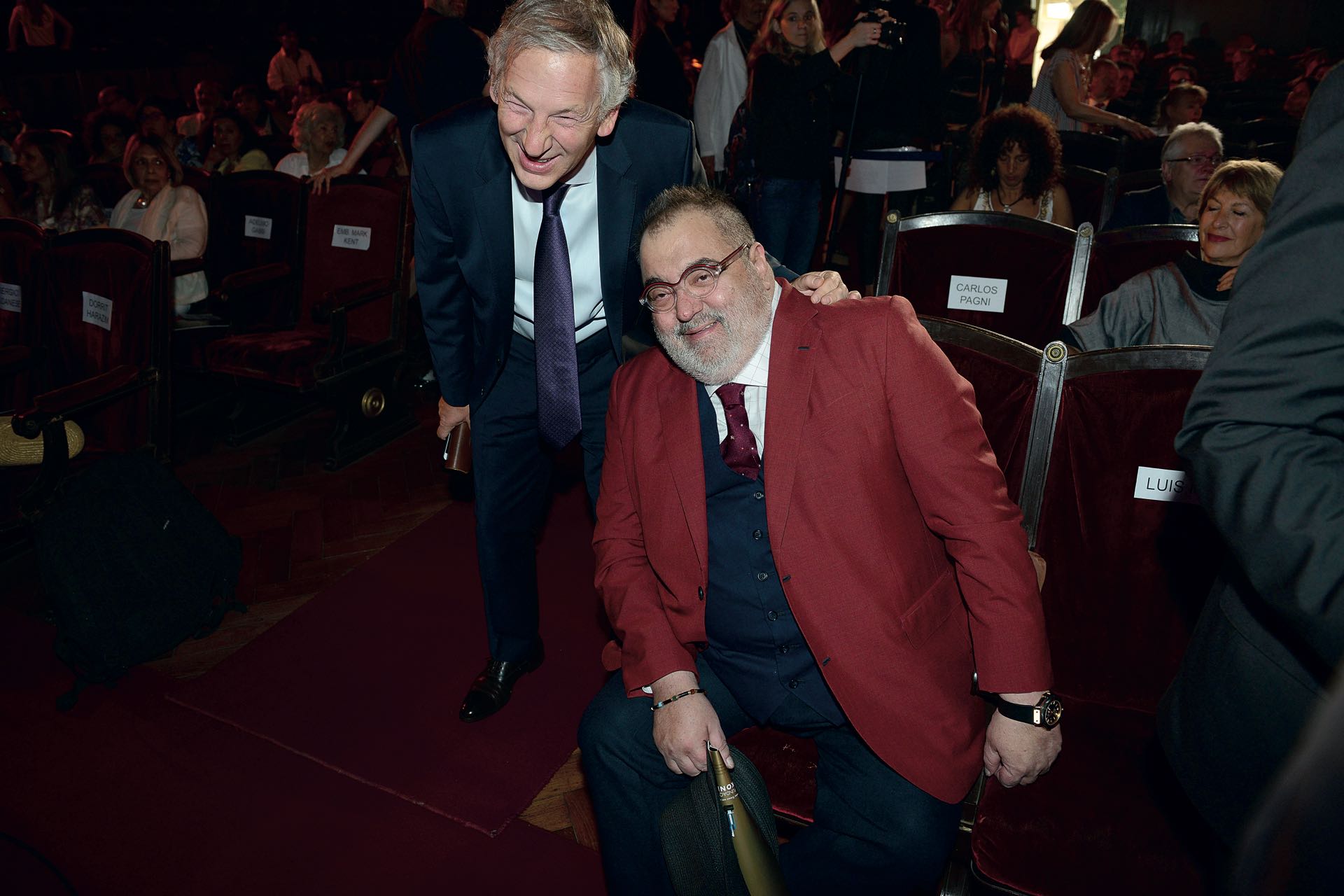 Risas y buena onda, como en la radio, entre Marcelo Longobardi (premiado por su labor en ese medio) y Jorge Lanata. Foto: Diego Soldini/GENTE