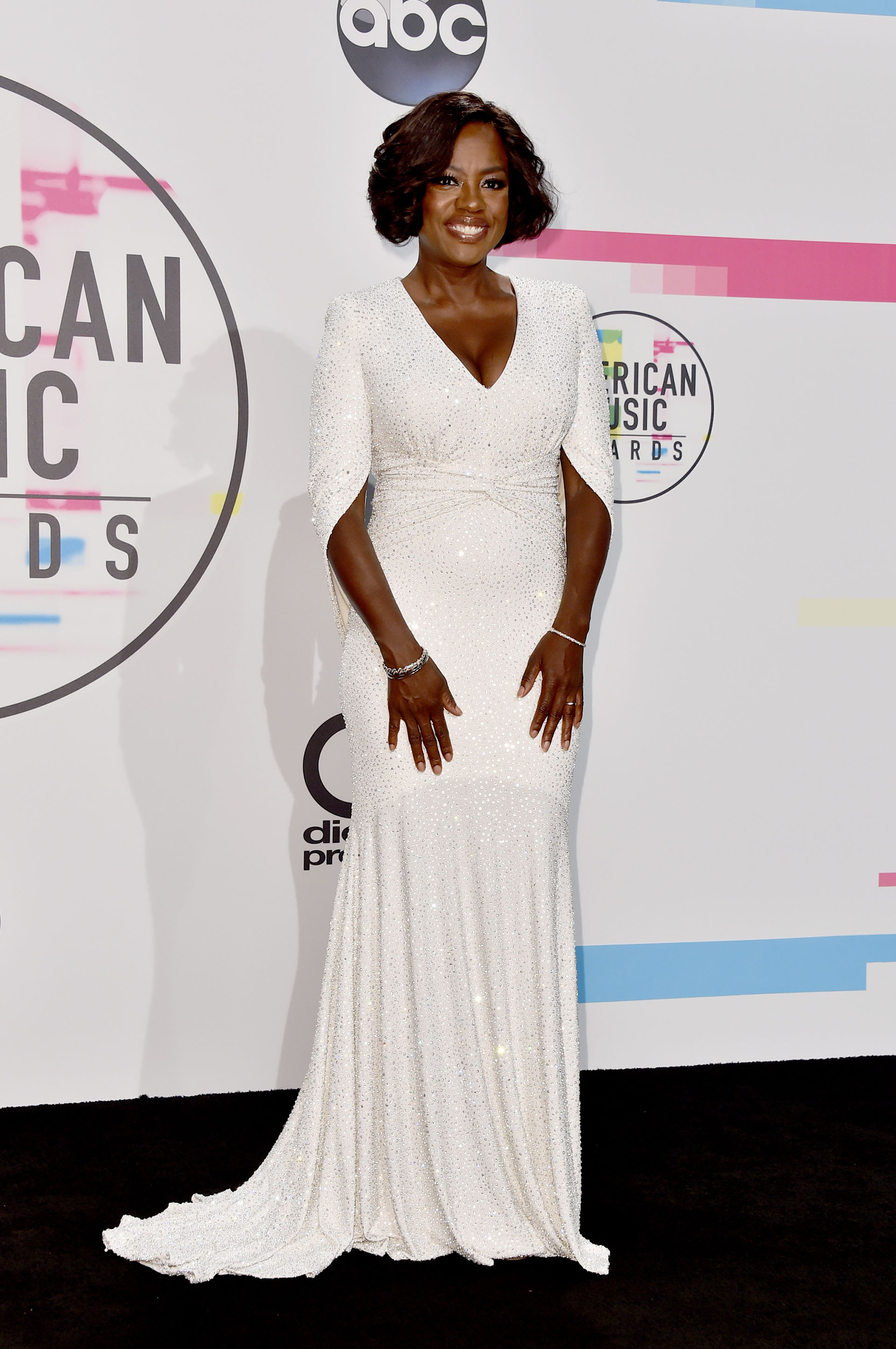 Blanco puro y elegante para la gran Viola Davis