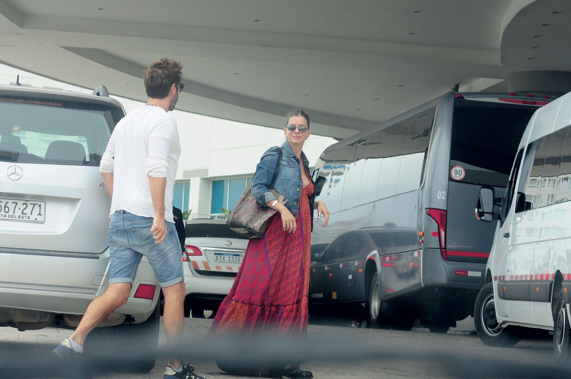 El lunes recibieron la visita de Benjamín Vicuña y La China Suárez en el Enjoy Punta del Este, donde se hospedaron invitados por Leo Mateu y Javier Azcurra, gerente de Relaciones Públicas del resort.