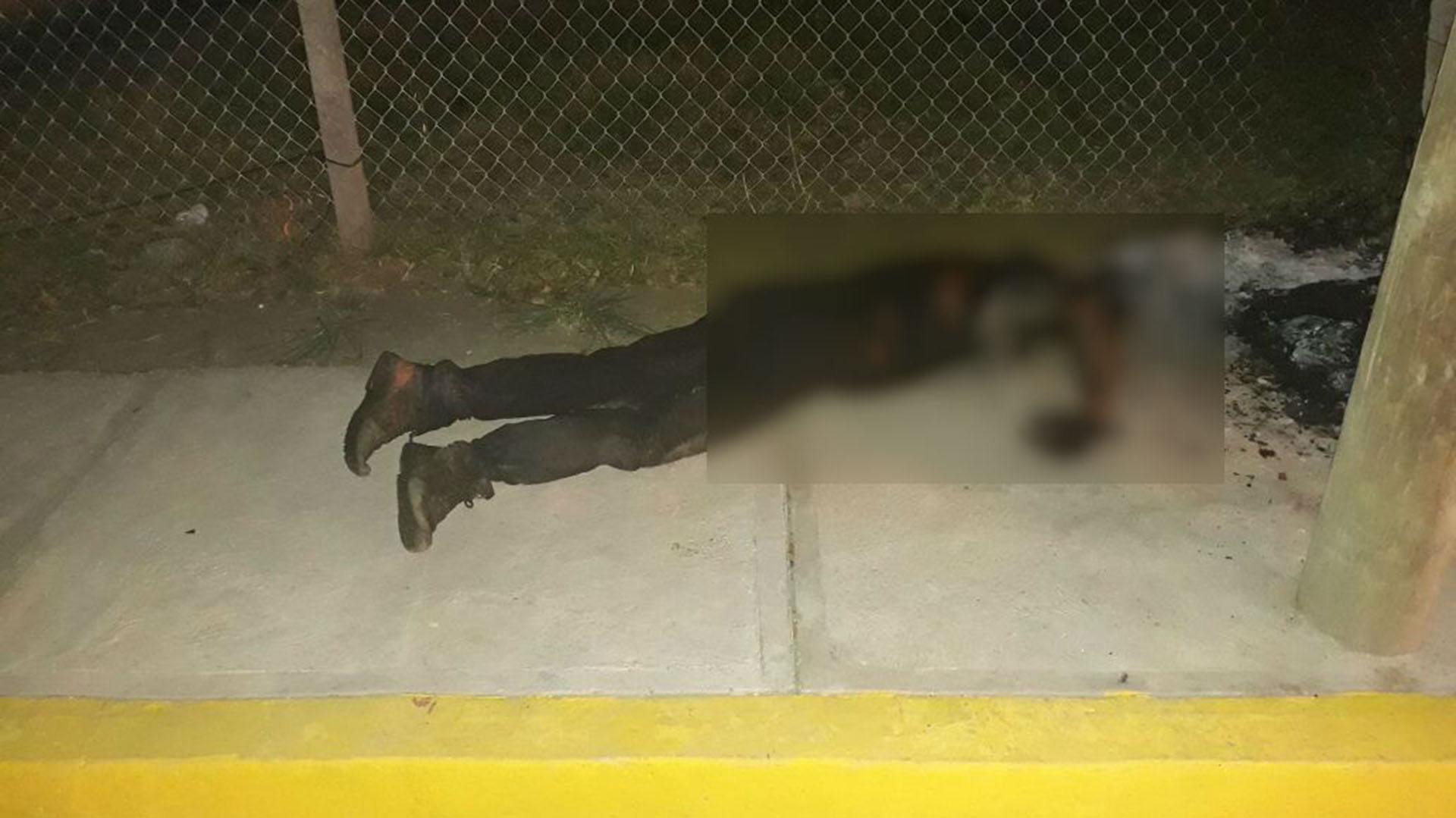 El cuerpo del ladrón que fue quemado vivo en una calle de Libres (Municipios Puebla)