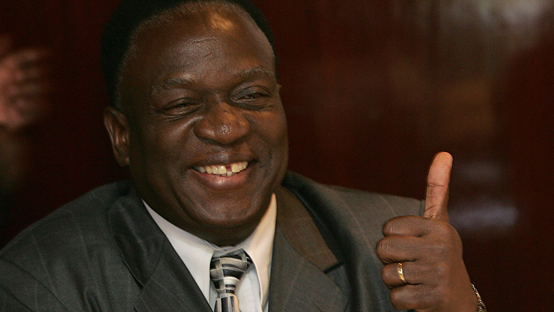 El político de 75 años acompaña a Mugabe desde los inicios de la República de Zimbabwe y es famoso por su crueldad