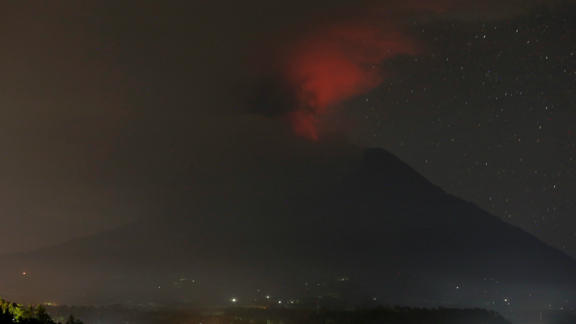 Imagen del volcán en Bali. (Reuters)