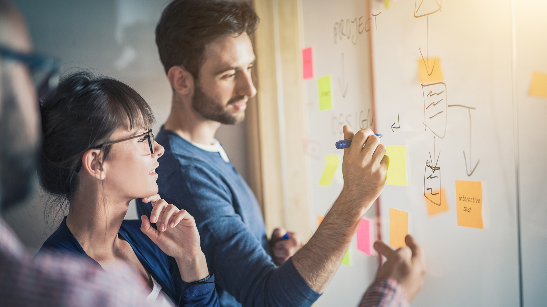 El ambiente laboral es lo primero que se percibe en una organización. Está comprobado que empleados contentos obtendrán mejores resultados (Getty Images)